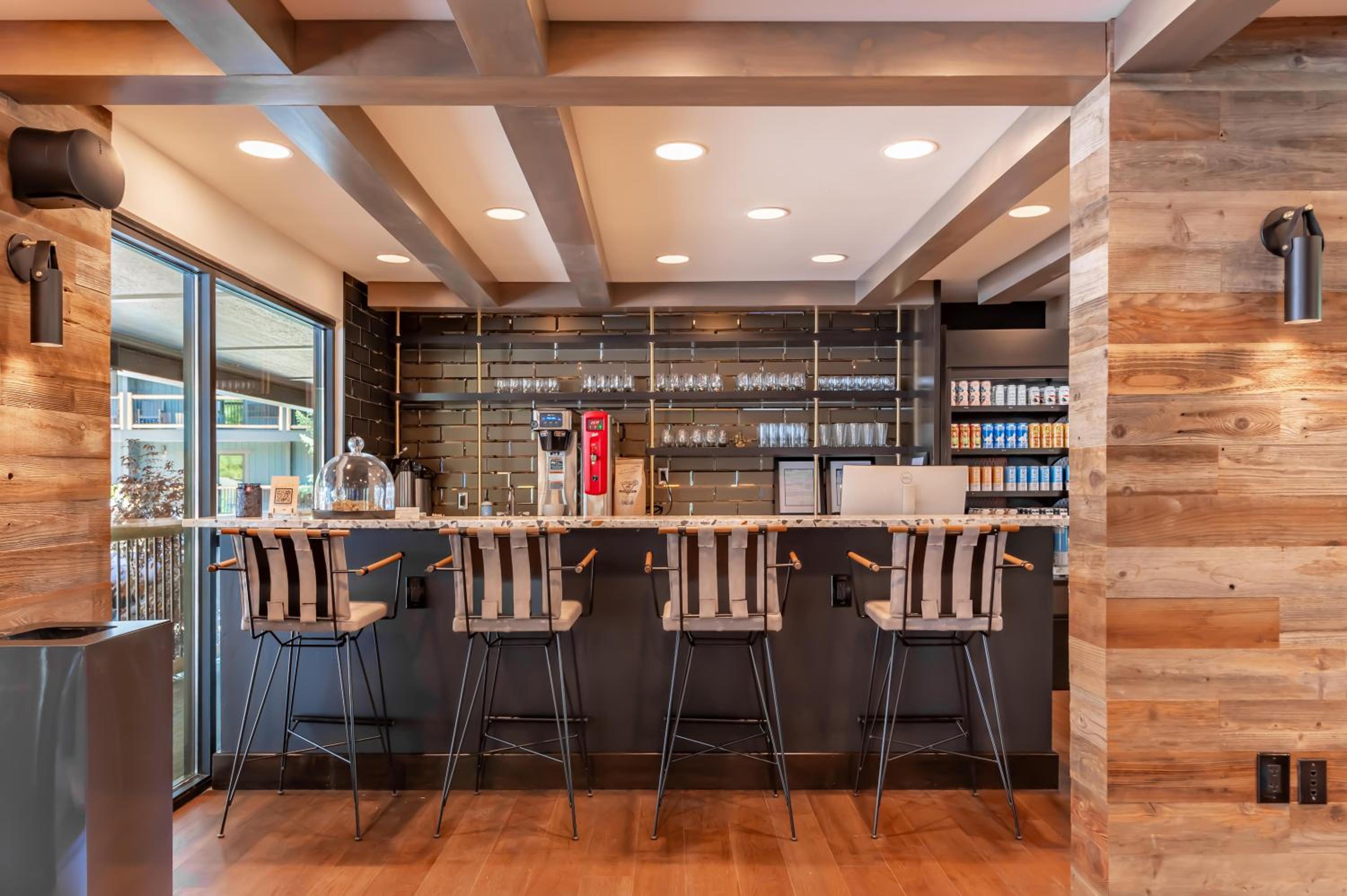 Lake Tahoe Vacations - The Incline Lodge - Property Image 2