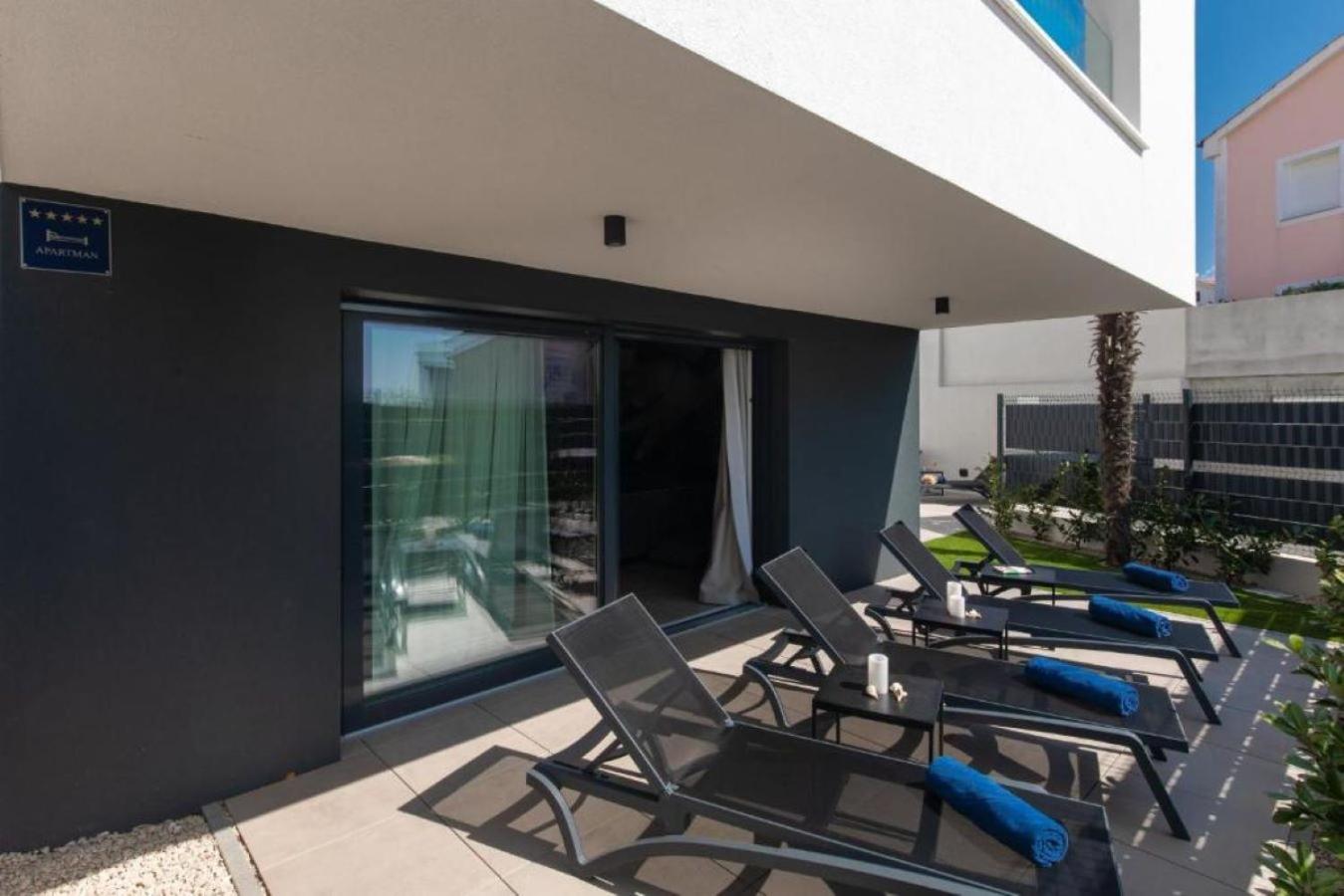 Annabel's Luxury Apartment with private pool, jacuzzi and sauna