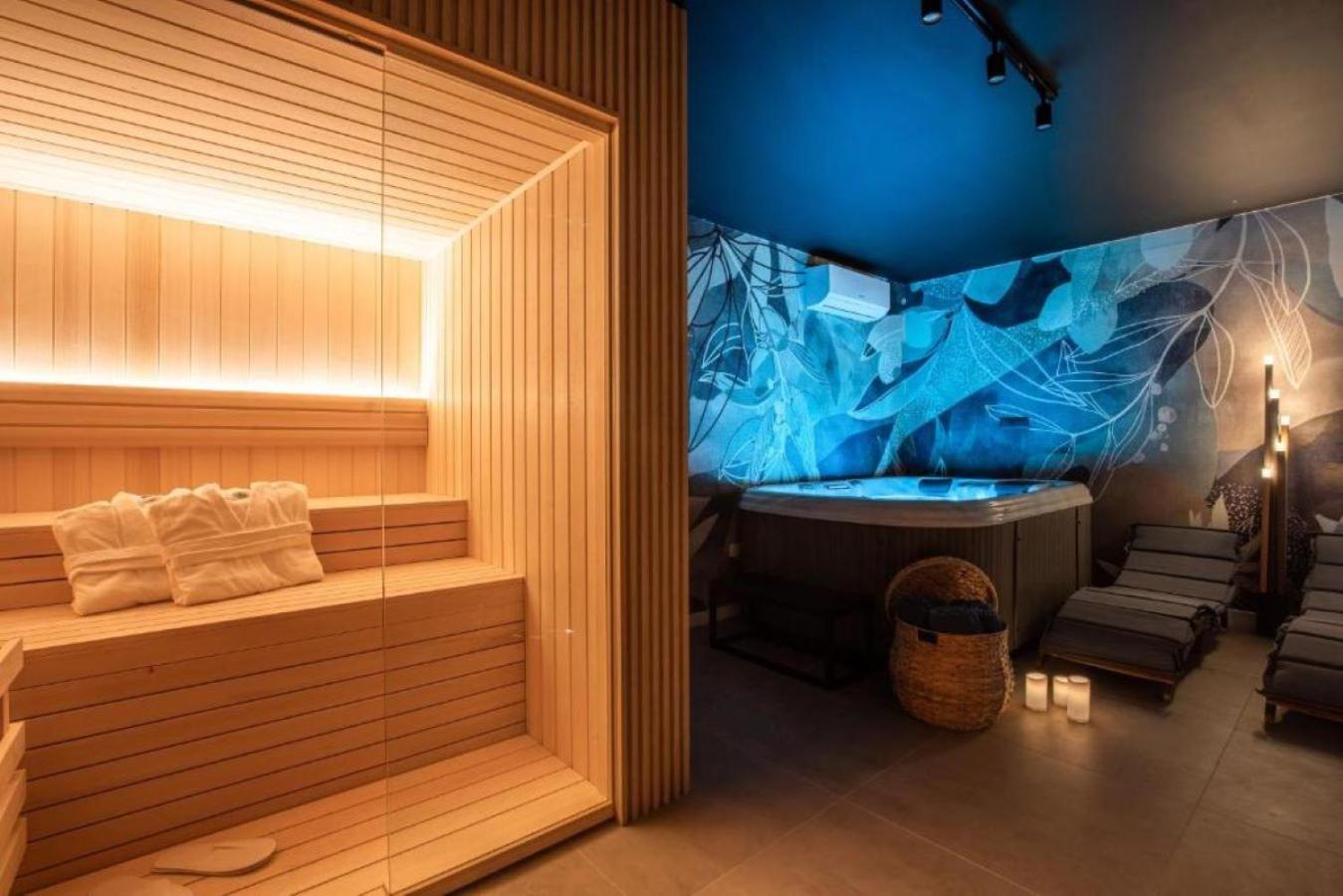 Annabel's Luxury Apartment with private pool, jacuzzi and sauna