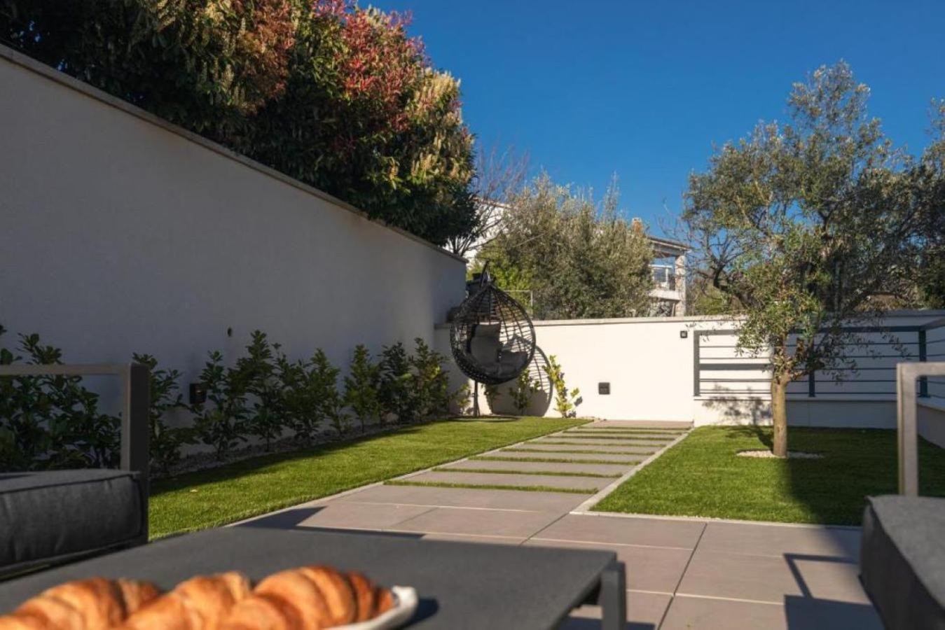 Annabel's Luxury Apartment with private pool, jacuzzi and sauna
