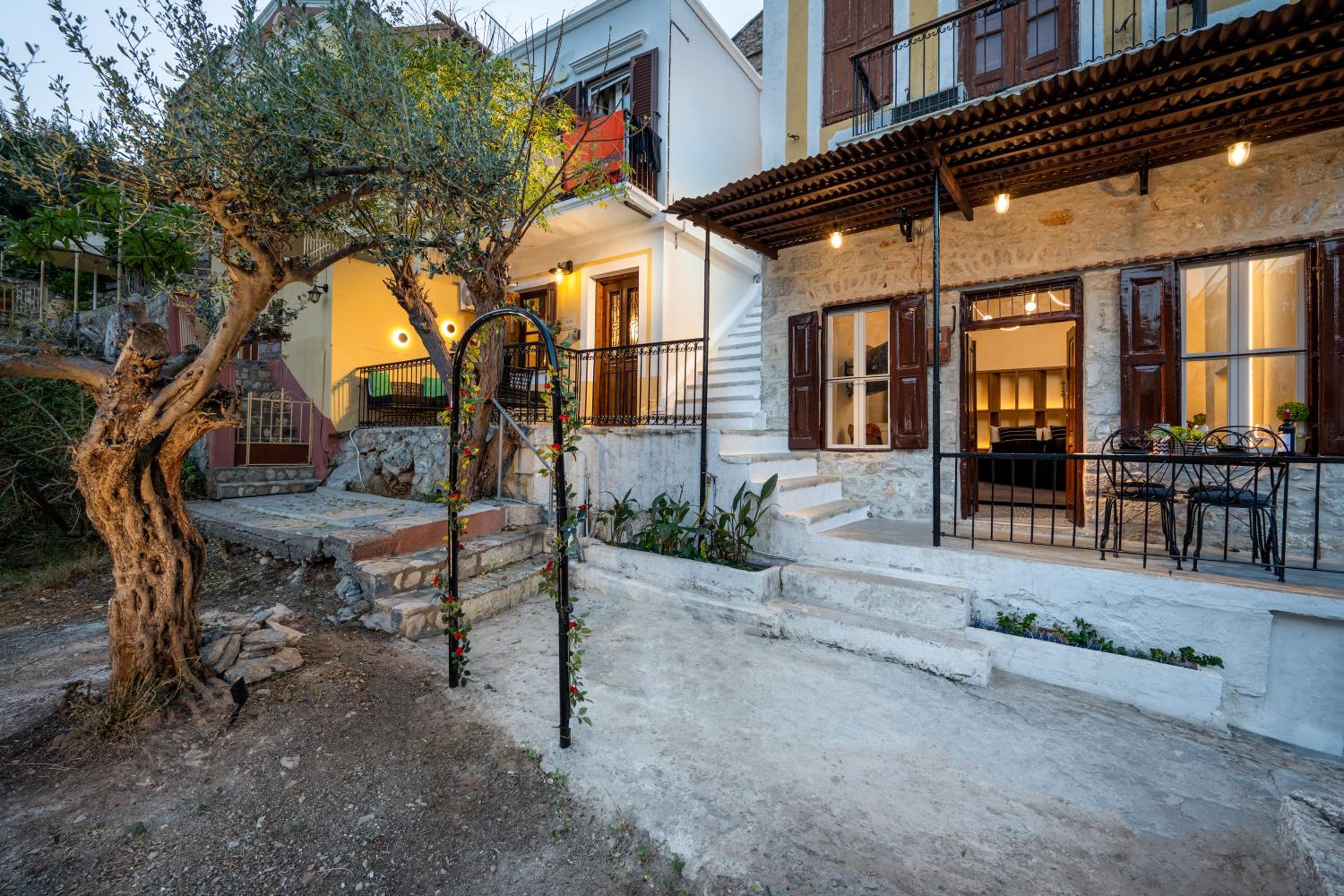 Townhall Apartment