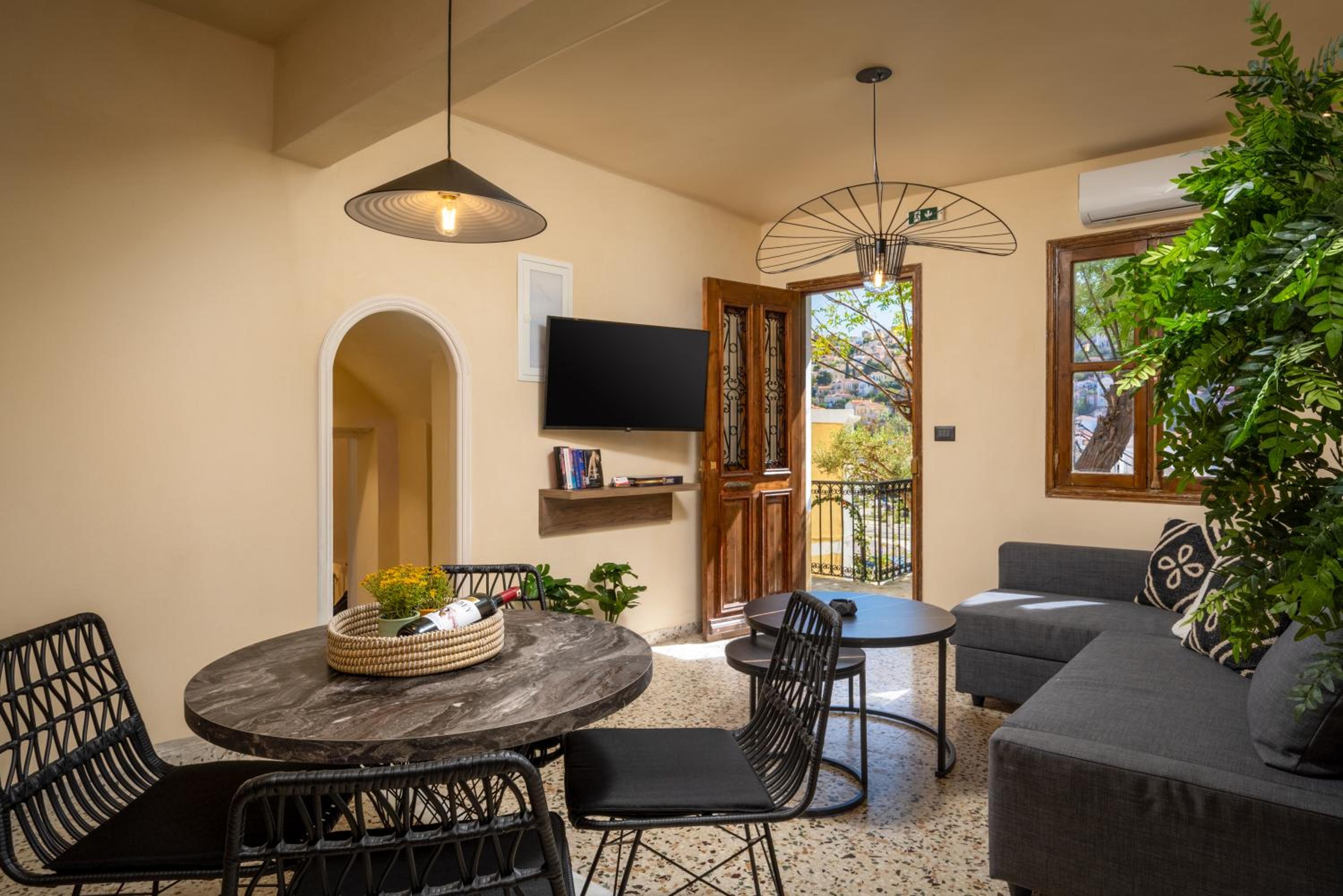 Townhall Apartment