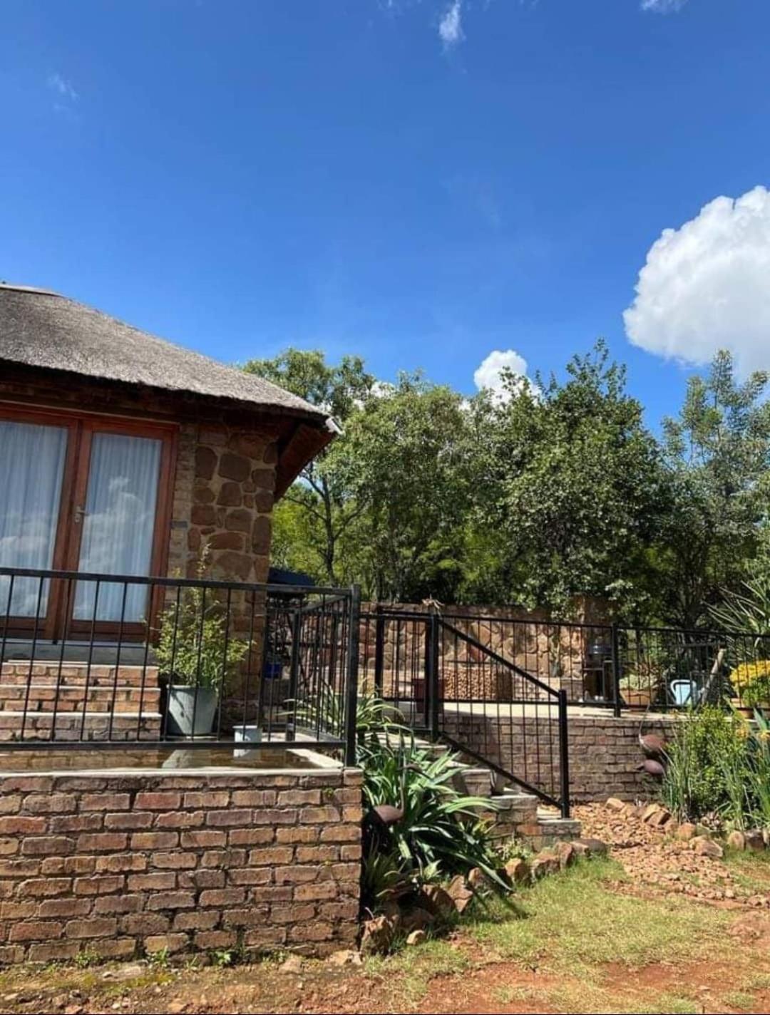 Bosveldsig Cottages view 3