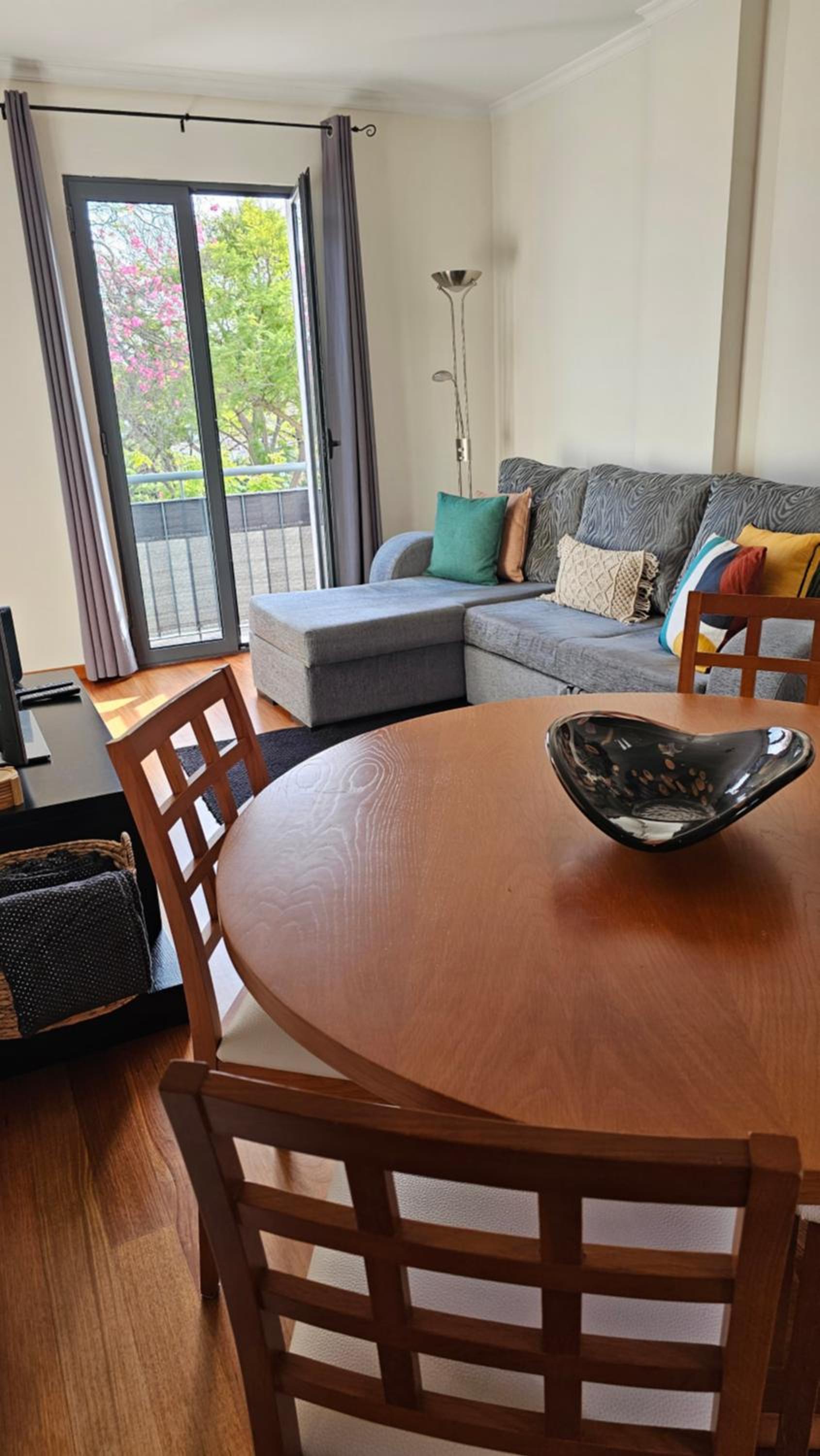 Serenity Apartment - Free Parking view 2