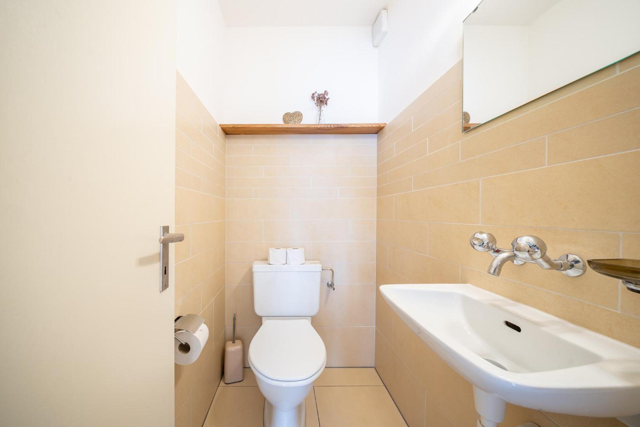 2205 Schoen eingerichtete Wohnung mit stilvollem Flair