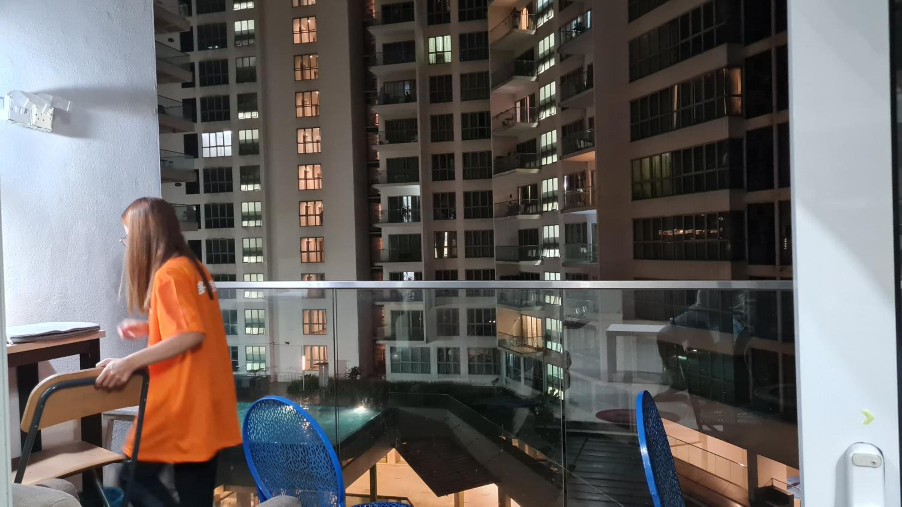 Hostel At Regalia Sky Pool