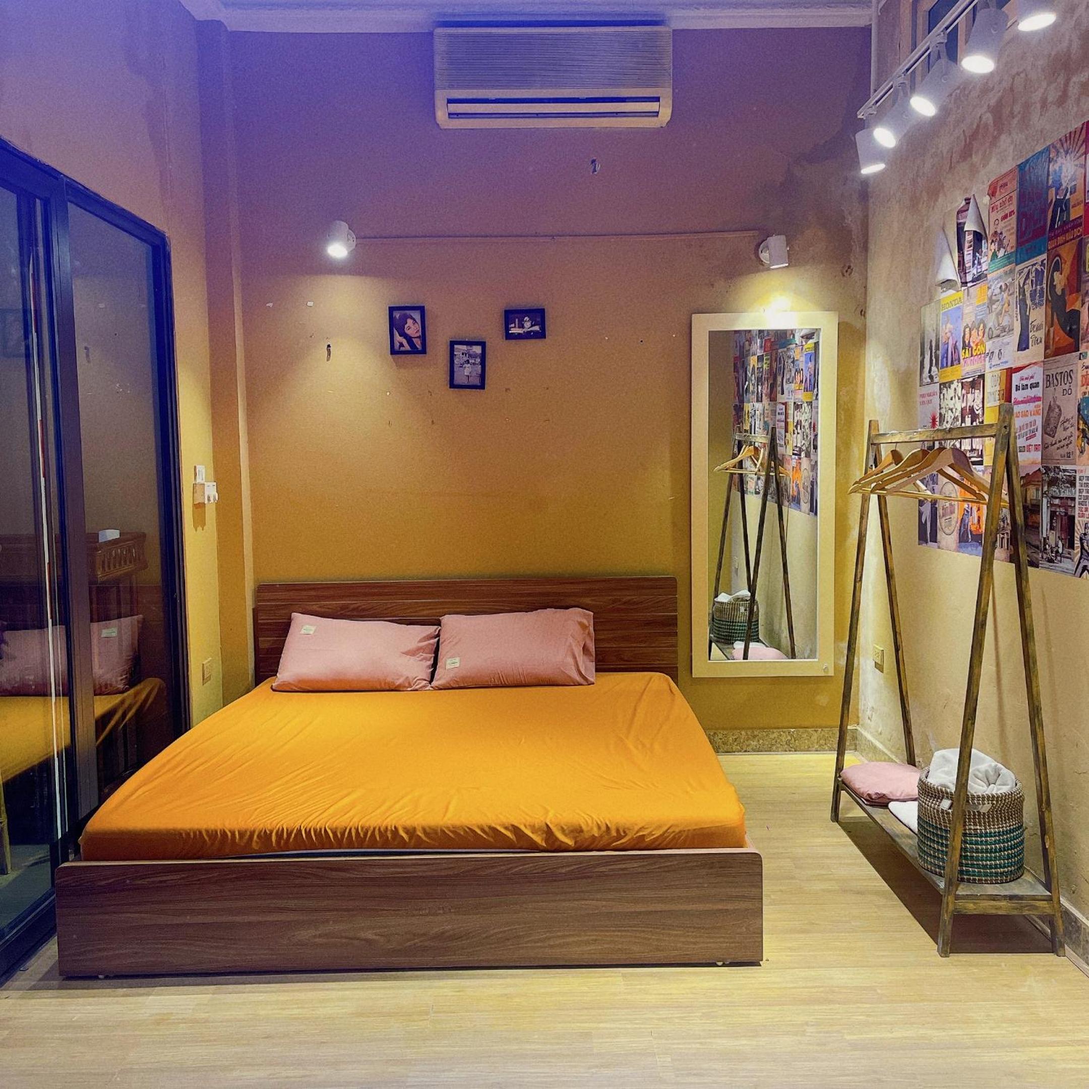 Heart of Hoan Kiem 2 floors spacious house for 7 pax