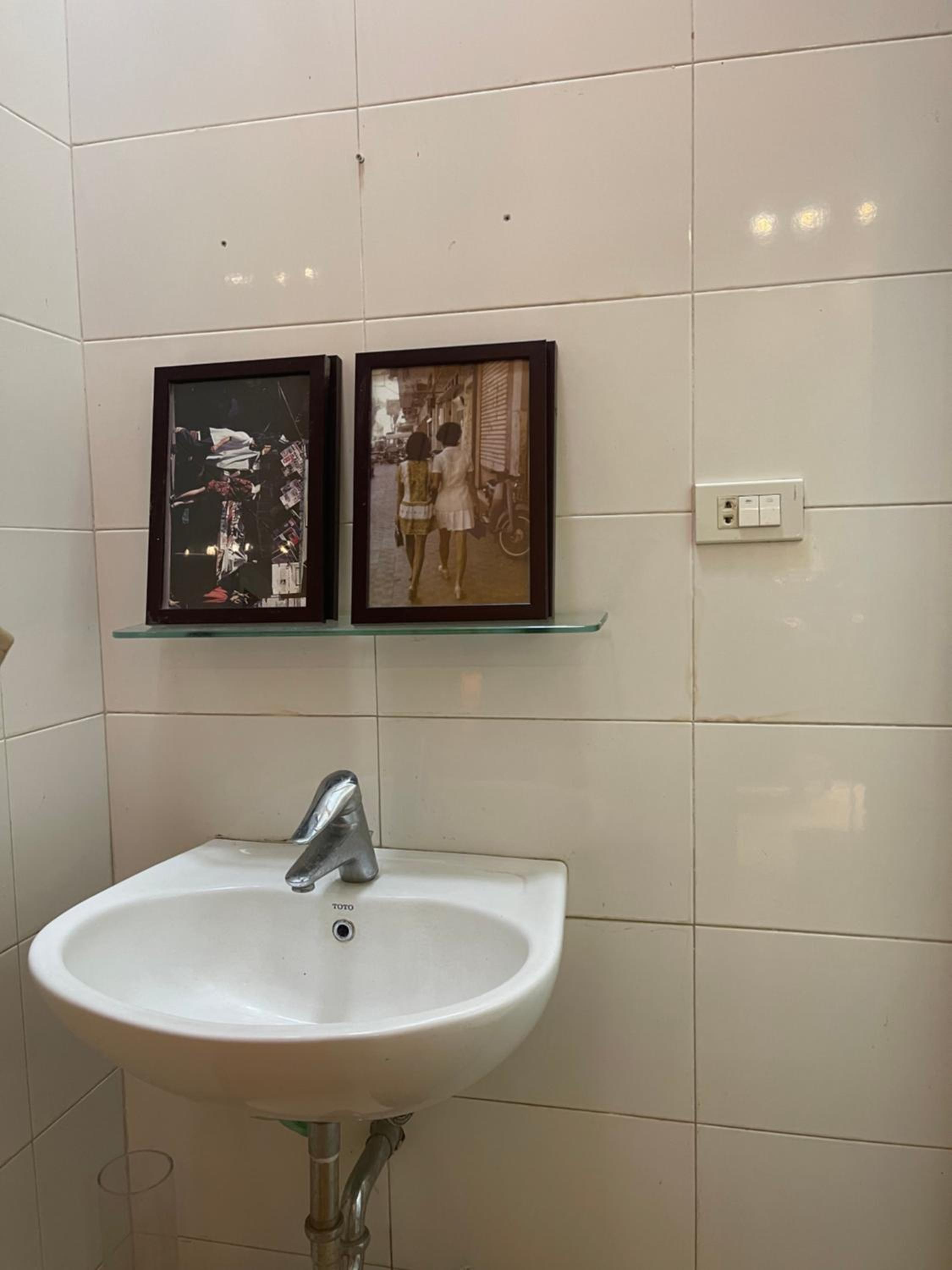 Heart of Hoan Kiem 2 floors spacious house for 7 pax