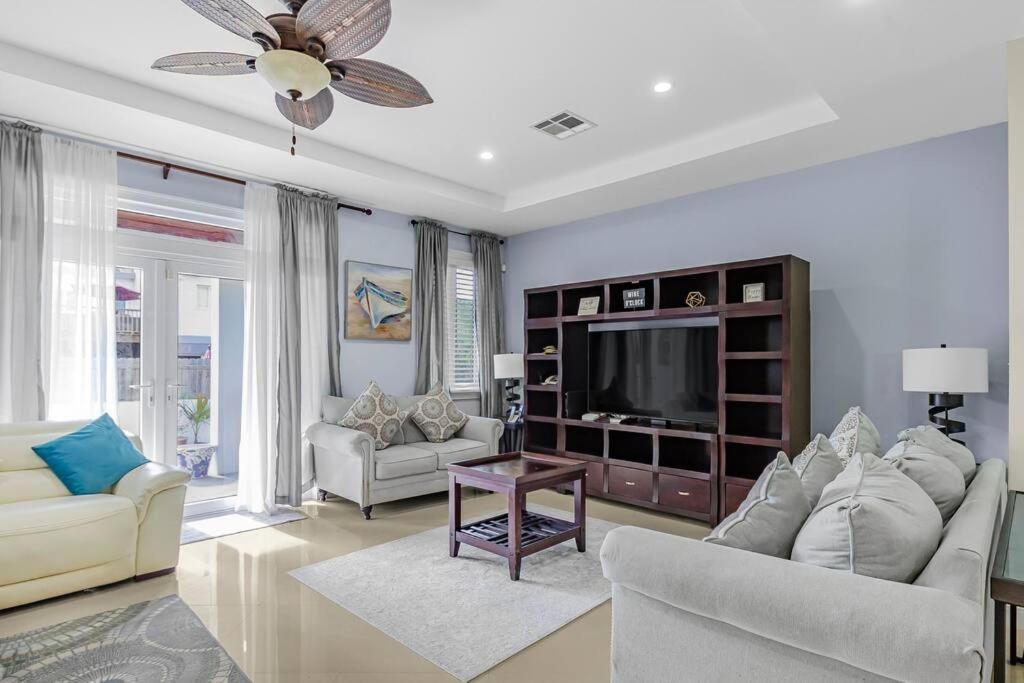 Blu Diamond Luxury Estate Home