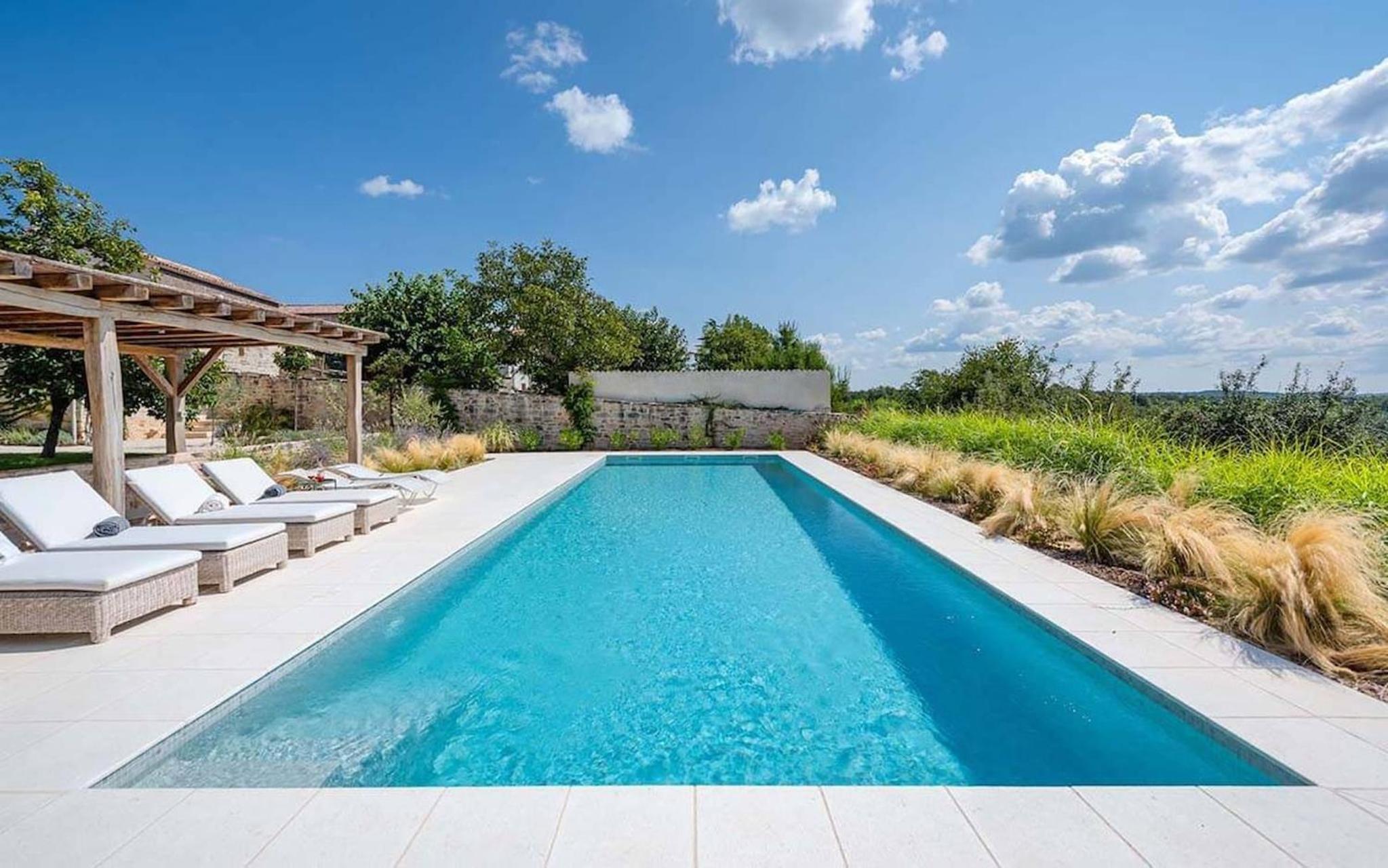 Family villa Charlotta with pool in Visnjan view 2