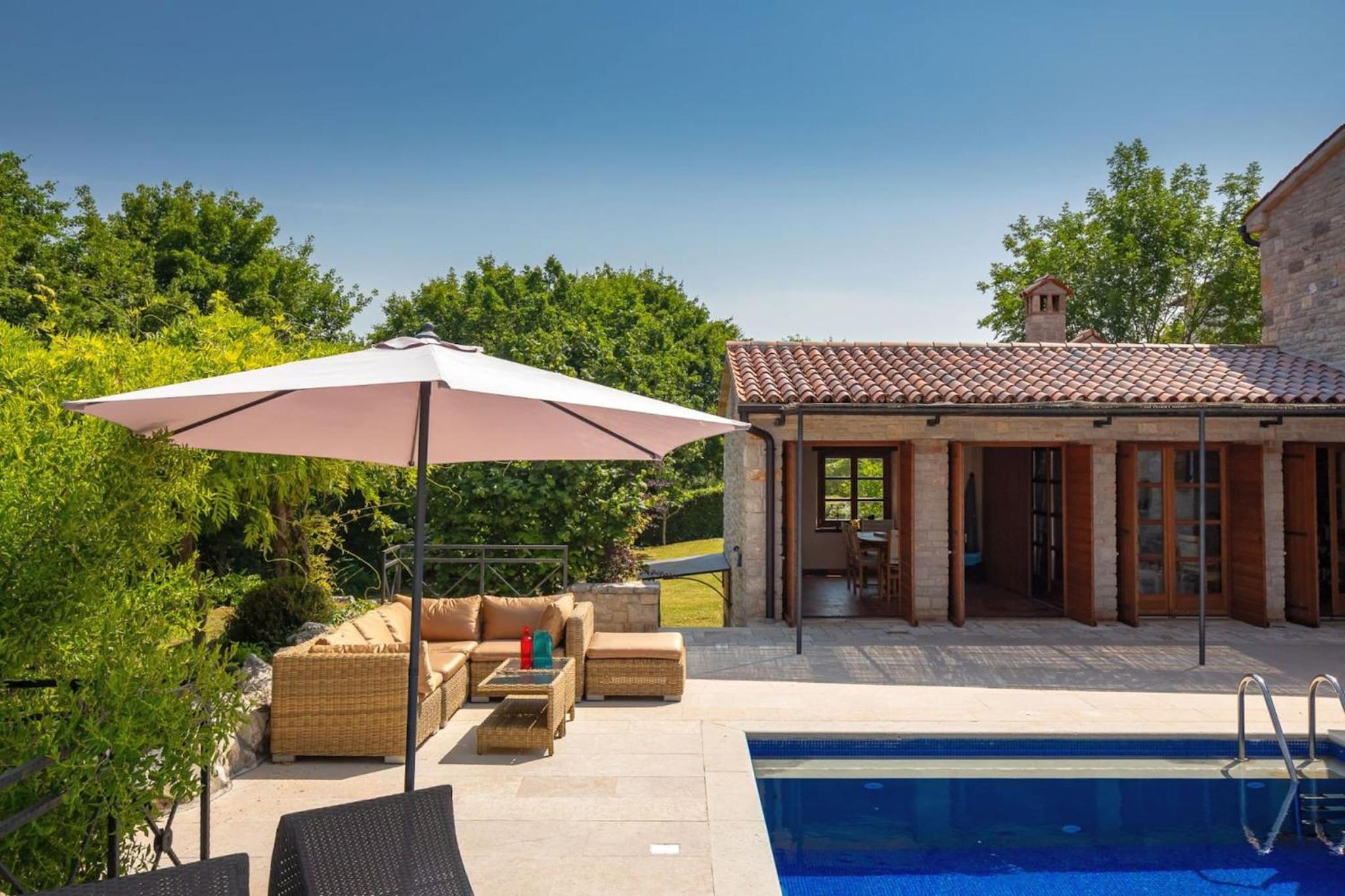 Rustic villa Nonna Lucia with pool in Groznjan view 3