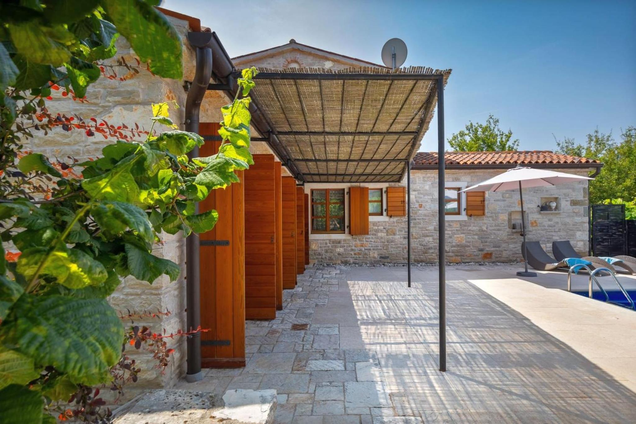 Rustic villa Nonna Lucia with pool in Groznjan view 4