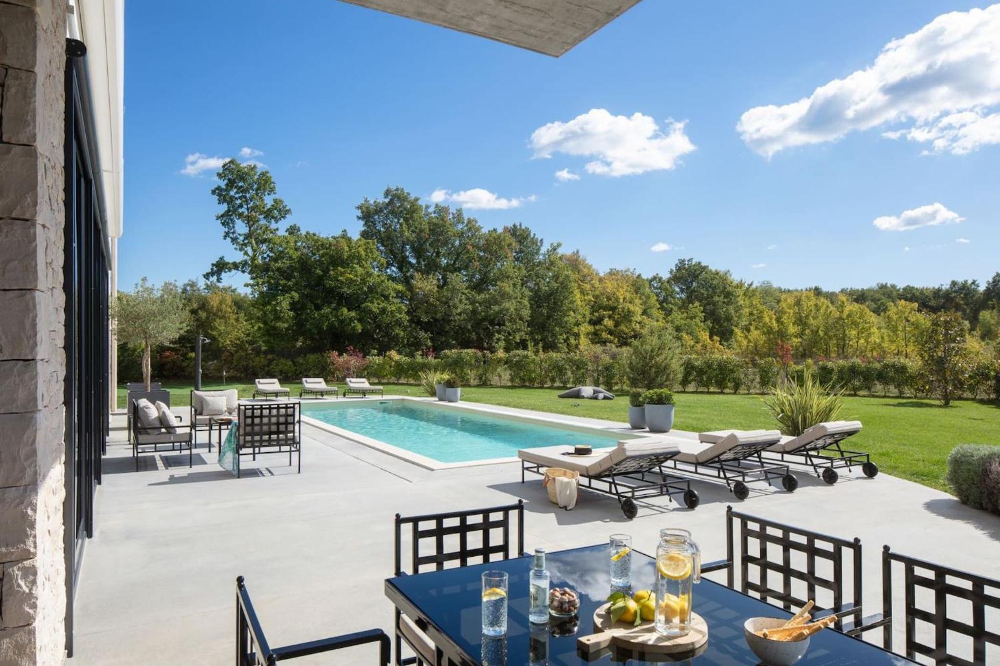 Luxury villa Valens with wellness in Tinjan view 2