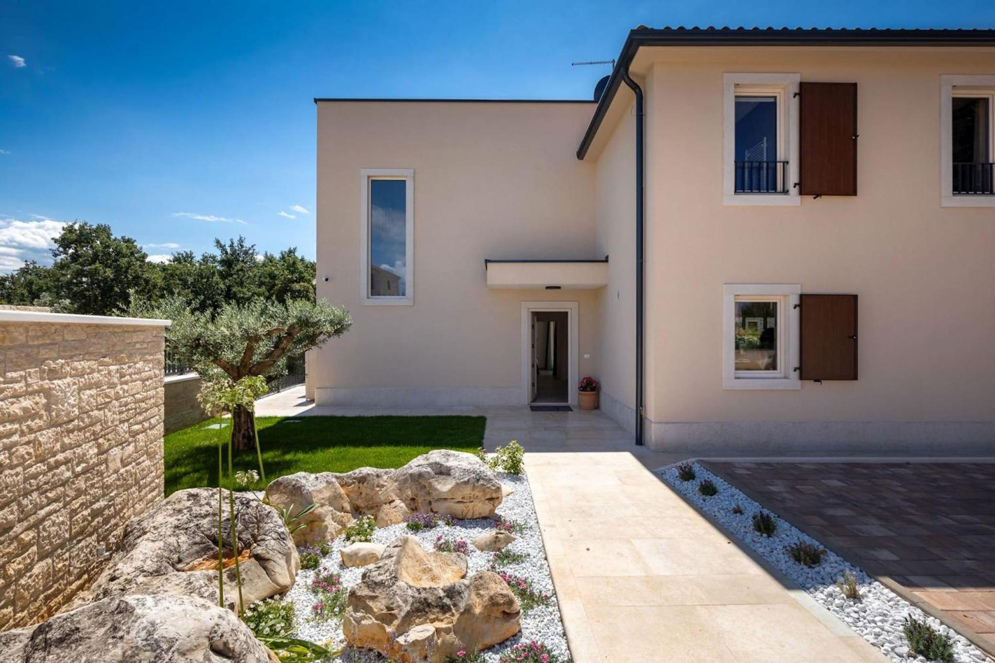 Modern villa Blagdan with pool in Porec