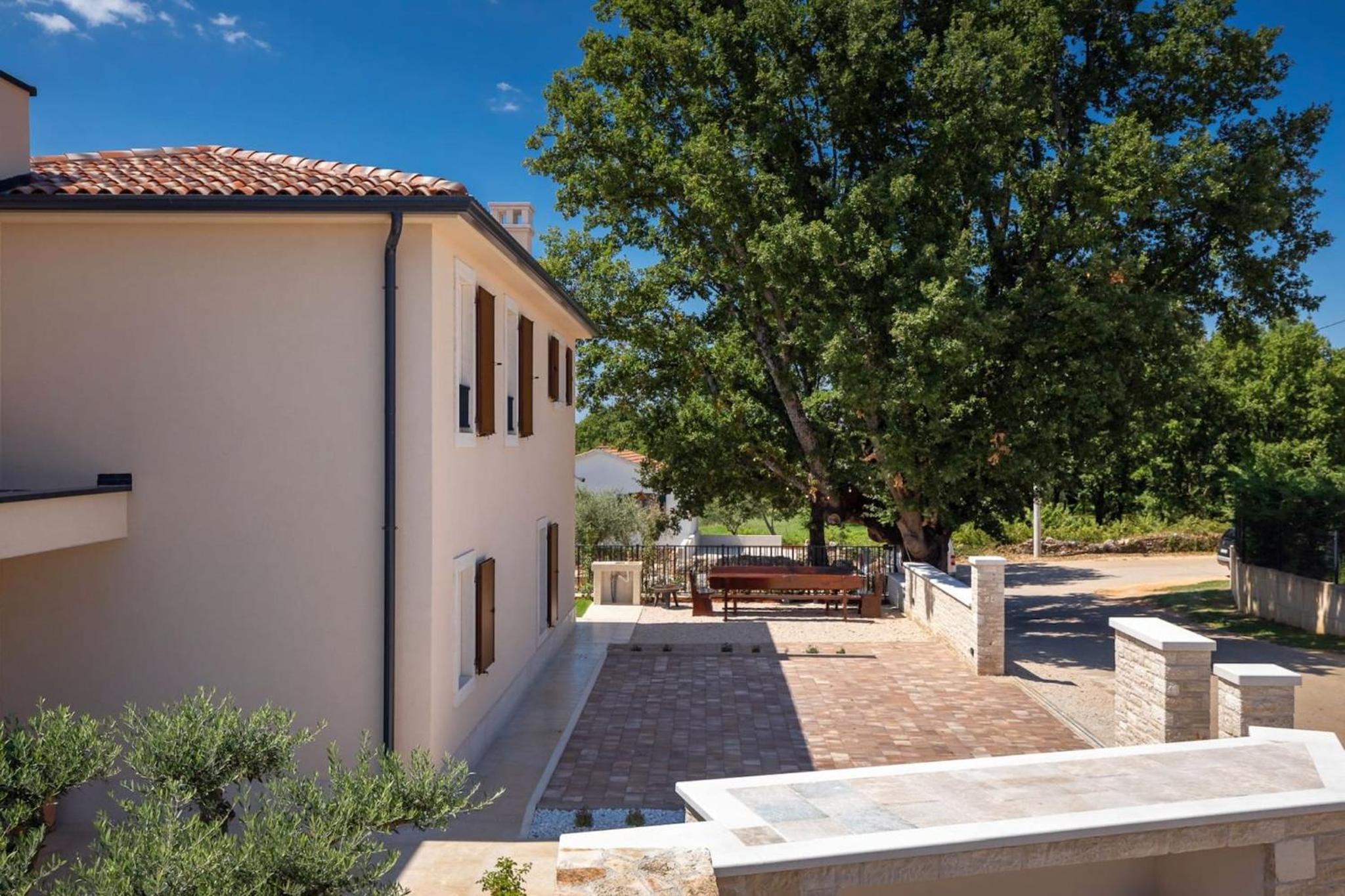 Modern villa Blagdan with pool in Porec