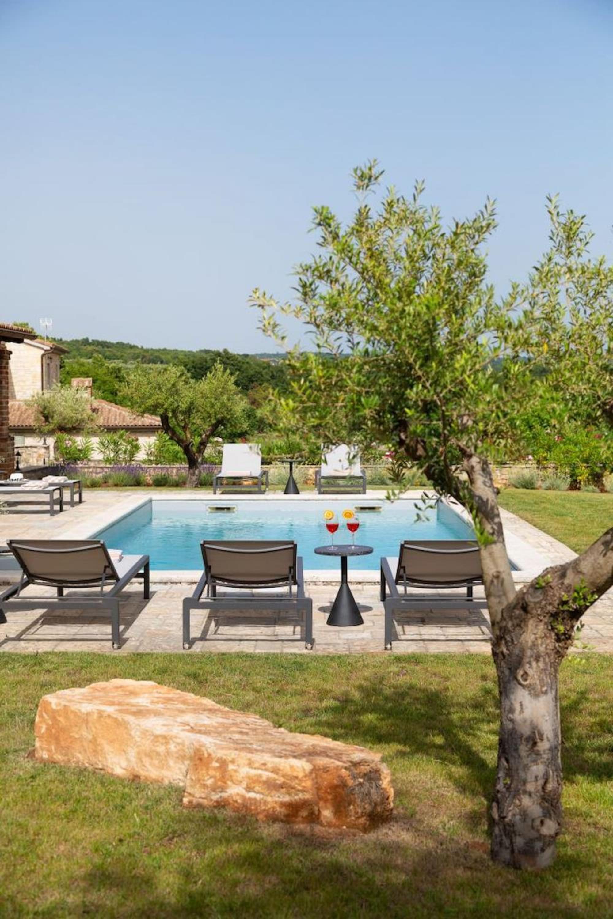 Family villa Calluna with pool and grill in Porec view 4