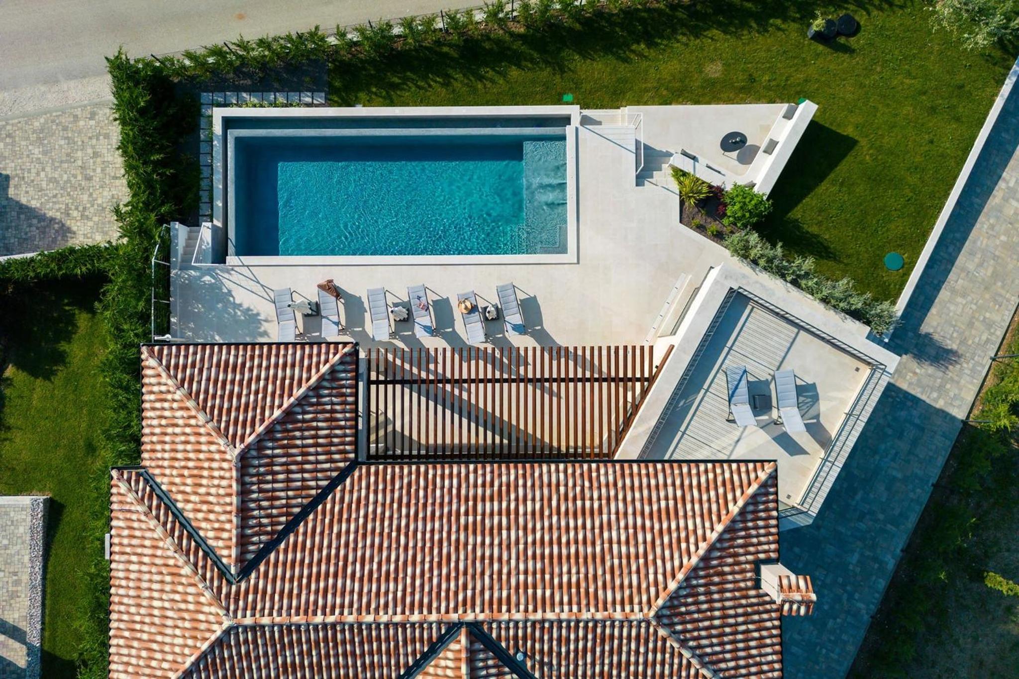 Villa Faloniga with pool and view in Vizinada