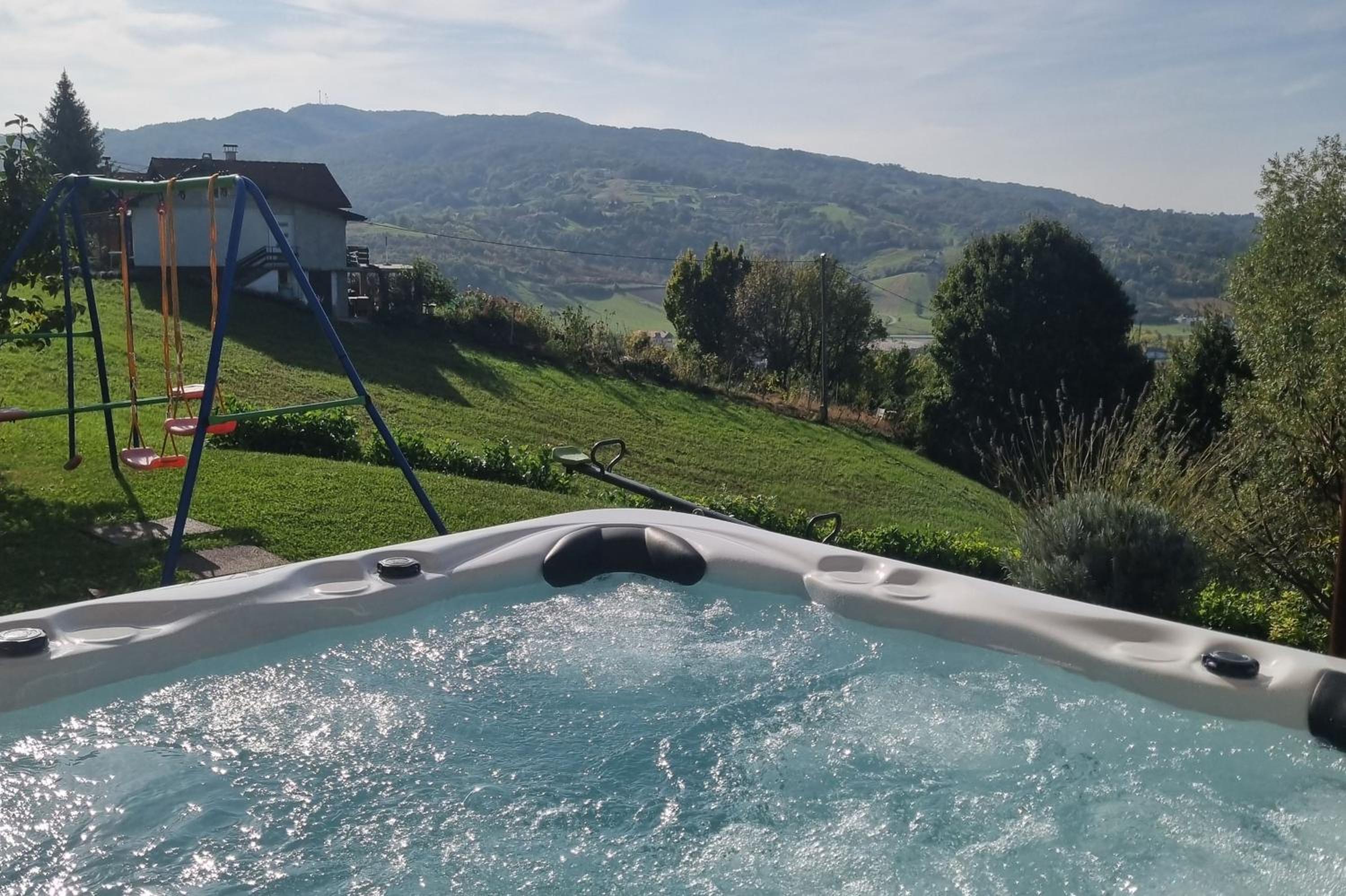 DIVINUS HOLIDAY HOUSE view 5