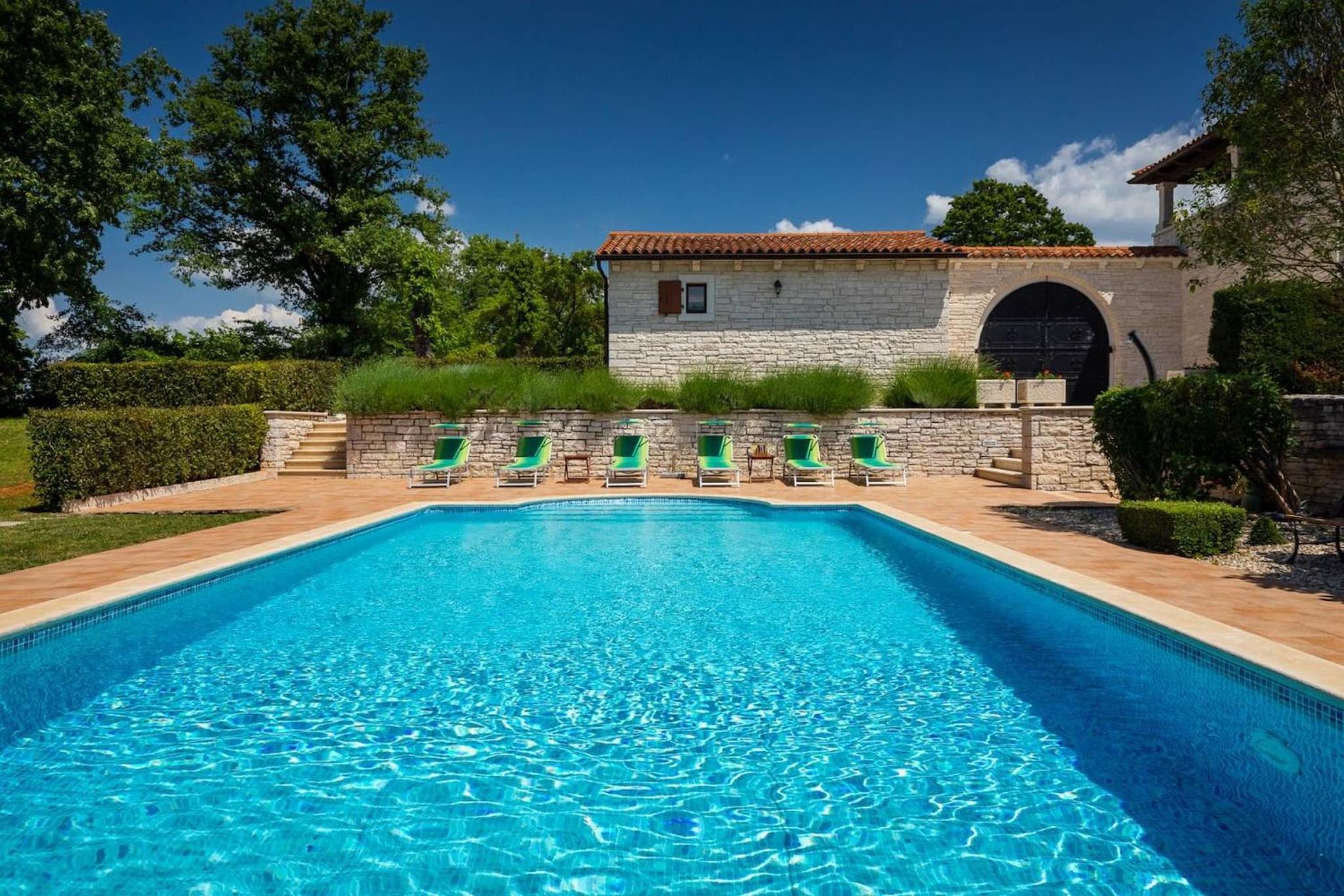 Rustic villa Catarina with pool in Tinjan view 3