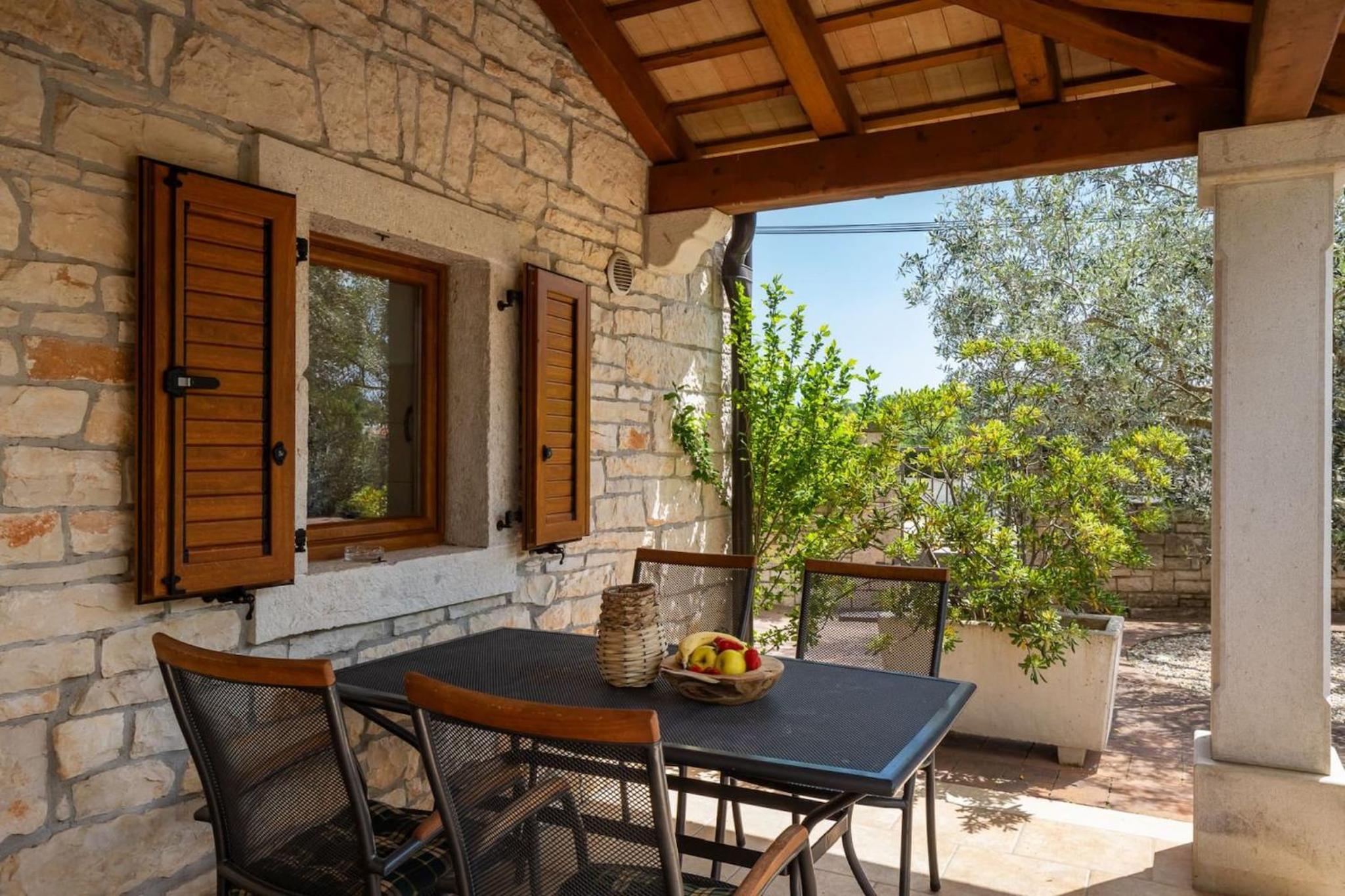 Rustic villa Casa Mate with 2 bedrooms in Tinjan view 2