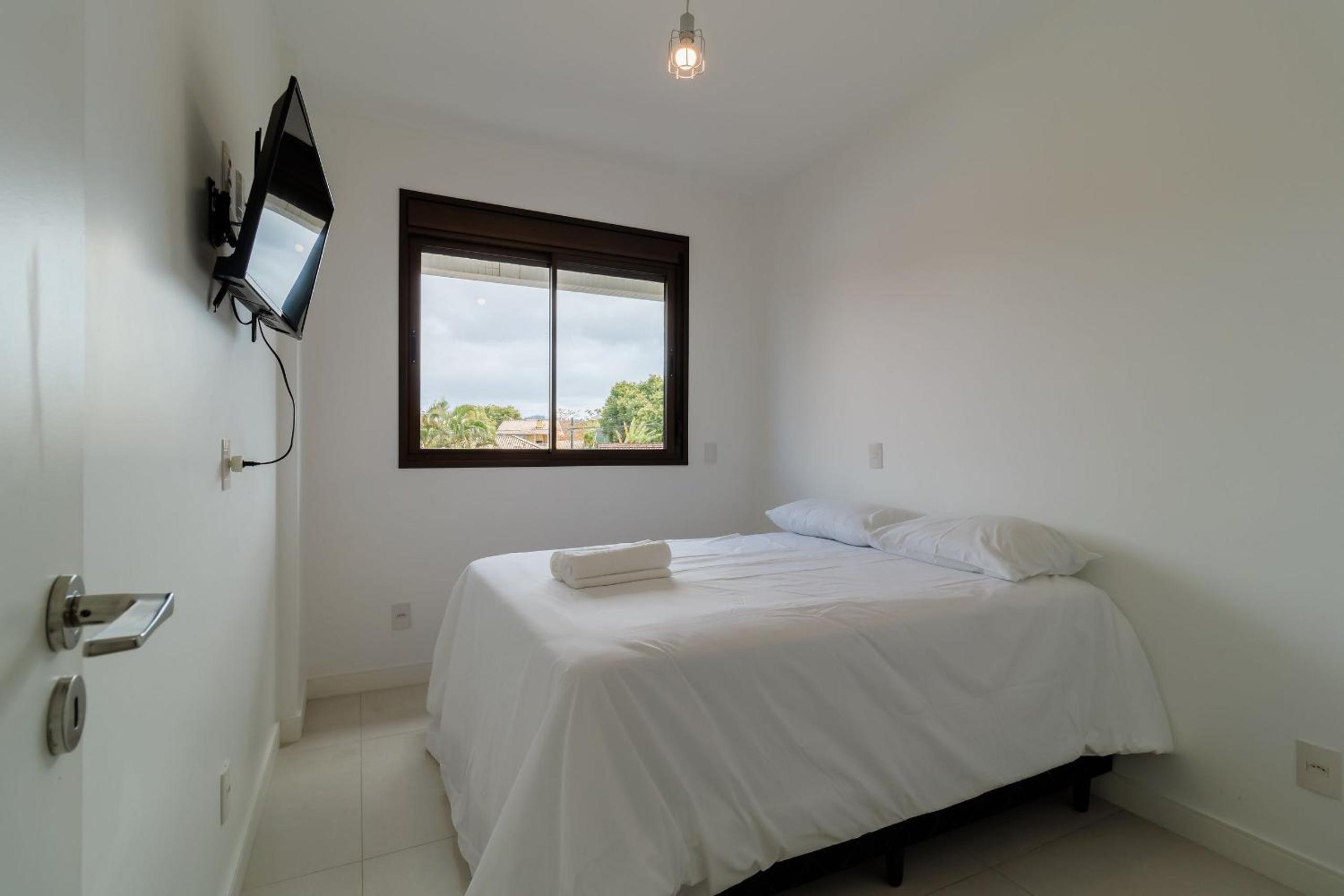 Apartments with pools 200m from the sea Floripa-SC ADC