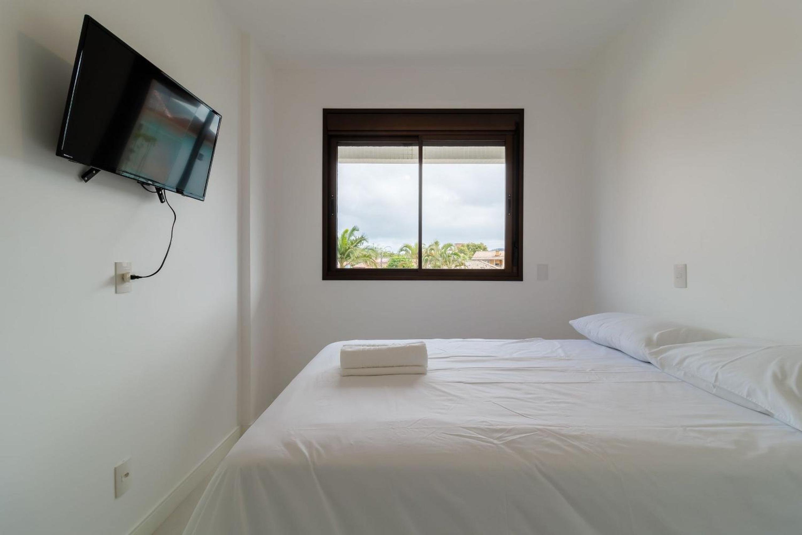 Apartments with pools 200m from the sea Floripa-SC ADC