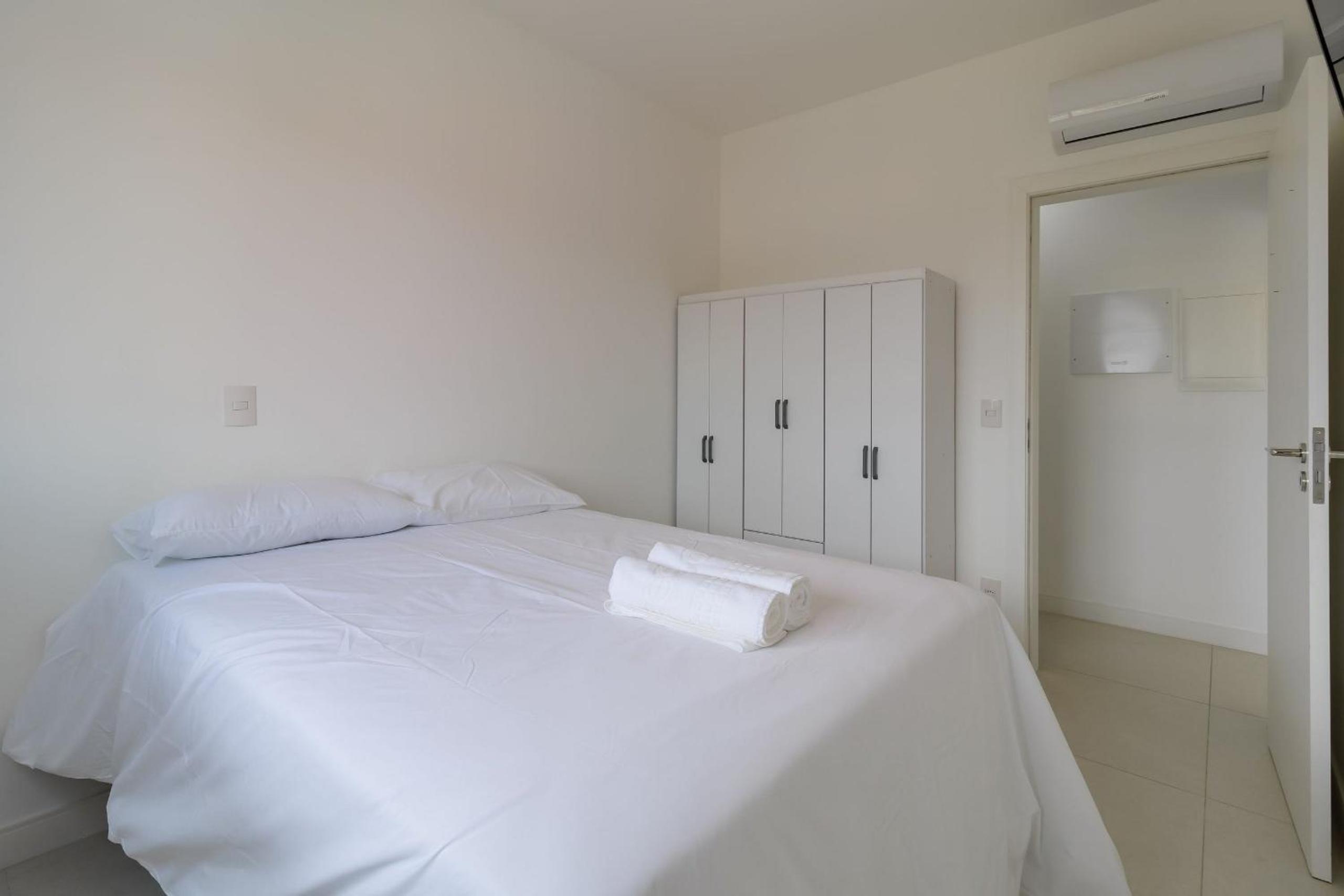 Apartments with pools 200m from the sea Floripa-SC ADC