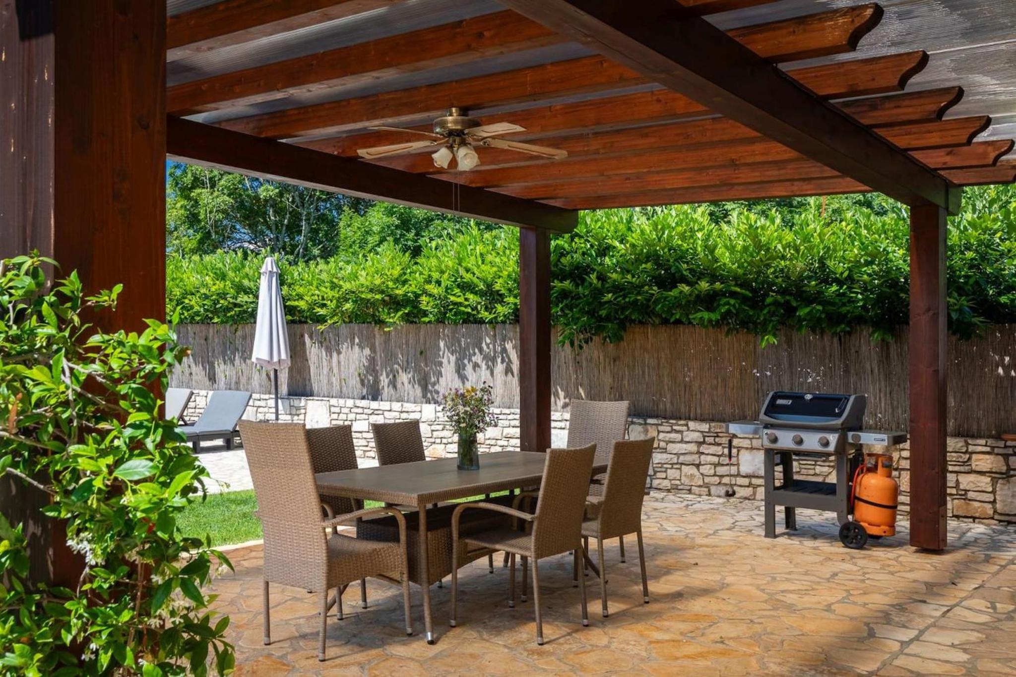 Villa Casa Bastiani with pool and grill in Buje view 3