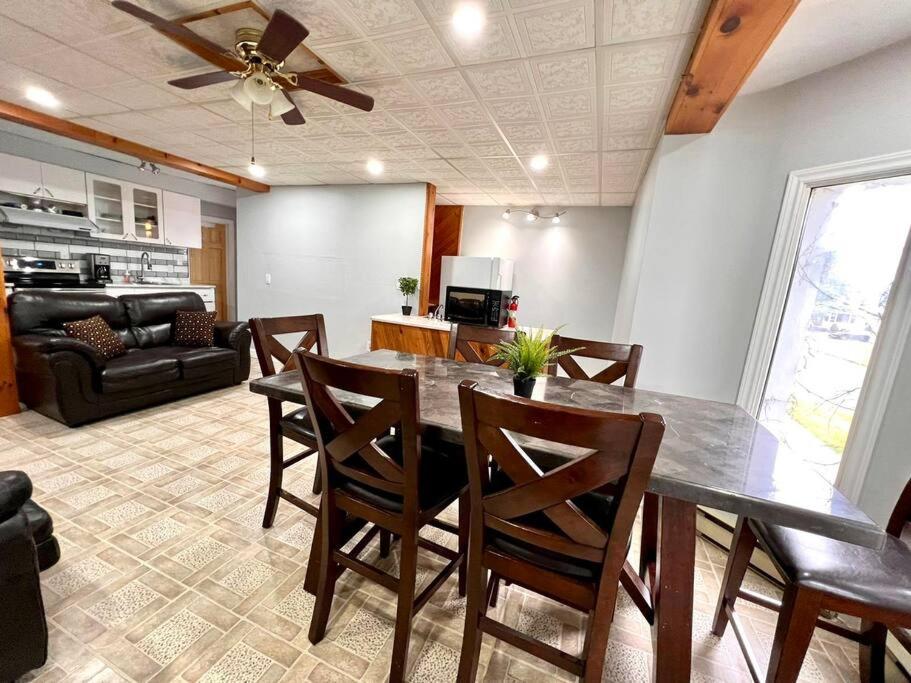 3 bedroom house in Downtown Trenton with 3 car and 1 trailer parking