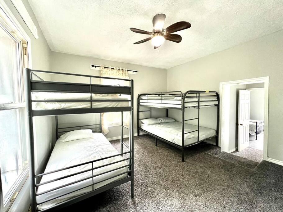 3 bedroom house in Downtown Trenton with 3 car and 1 trailer parking