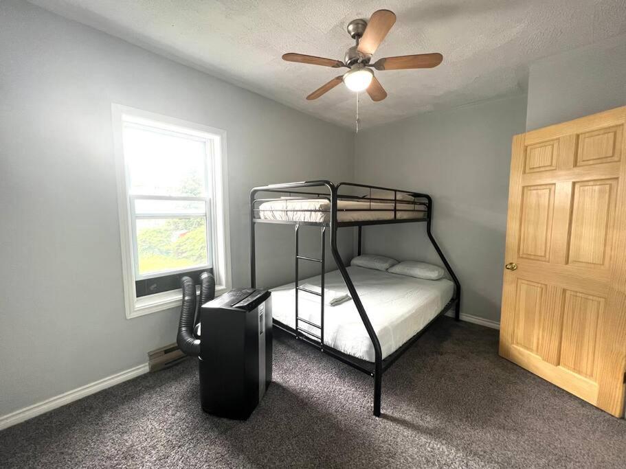 3 bedroom house in Downtown Trenton with 3 car and 1 trailer parking