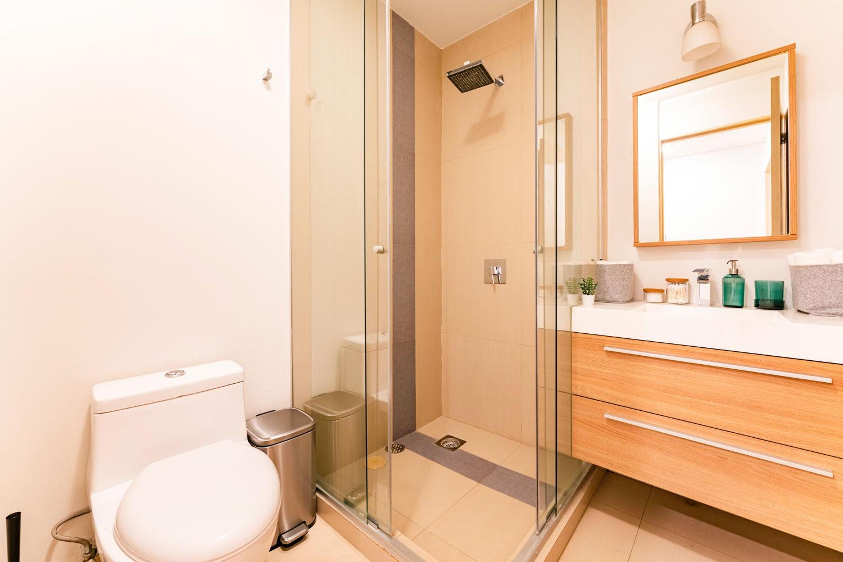 Trendy La Roma Condo with Parking & Patio photo 5