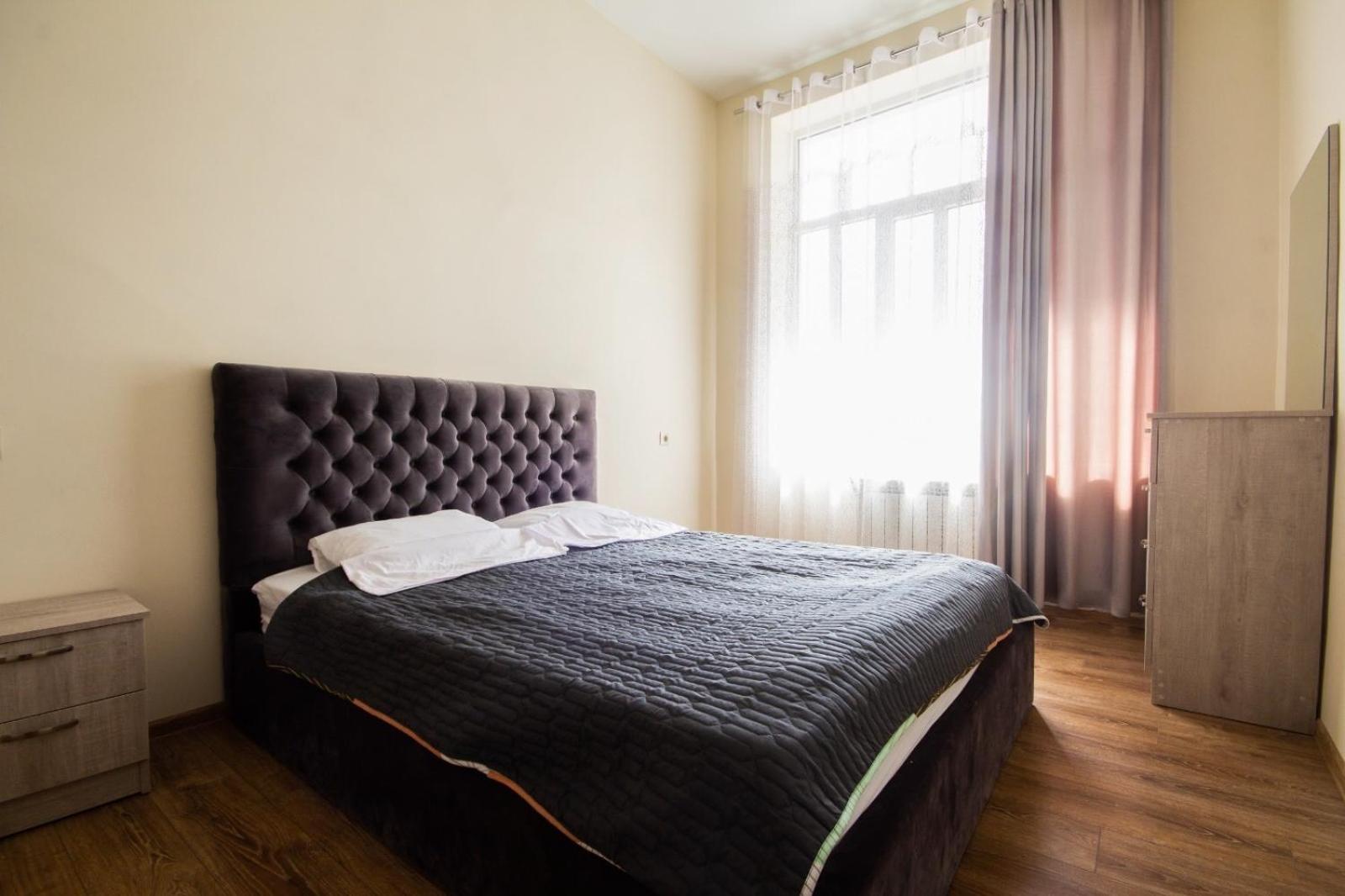 Center Apartment 3 Rooms view 3