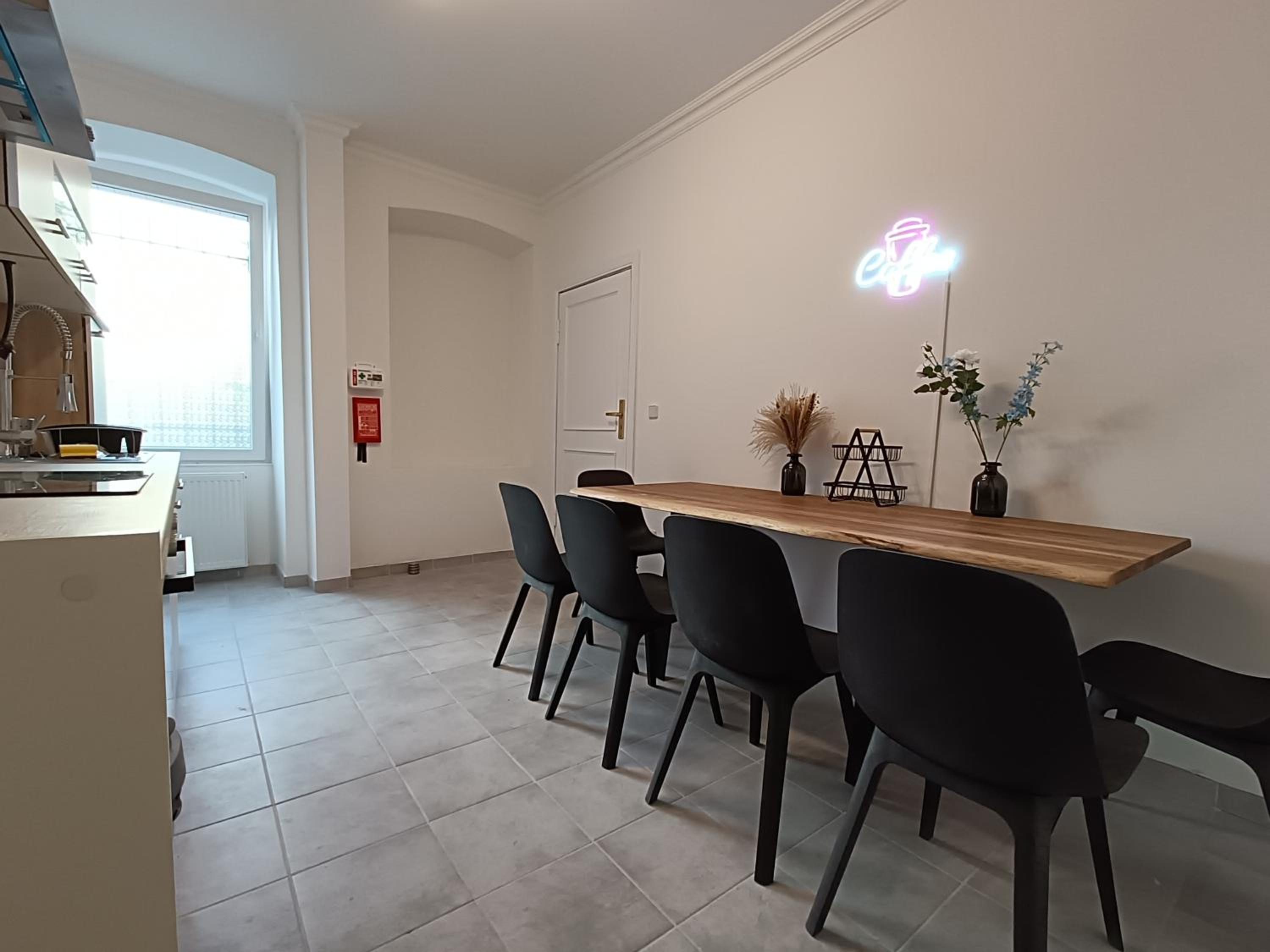 central 2 Bedroom Apartment in Kreuzberg