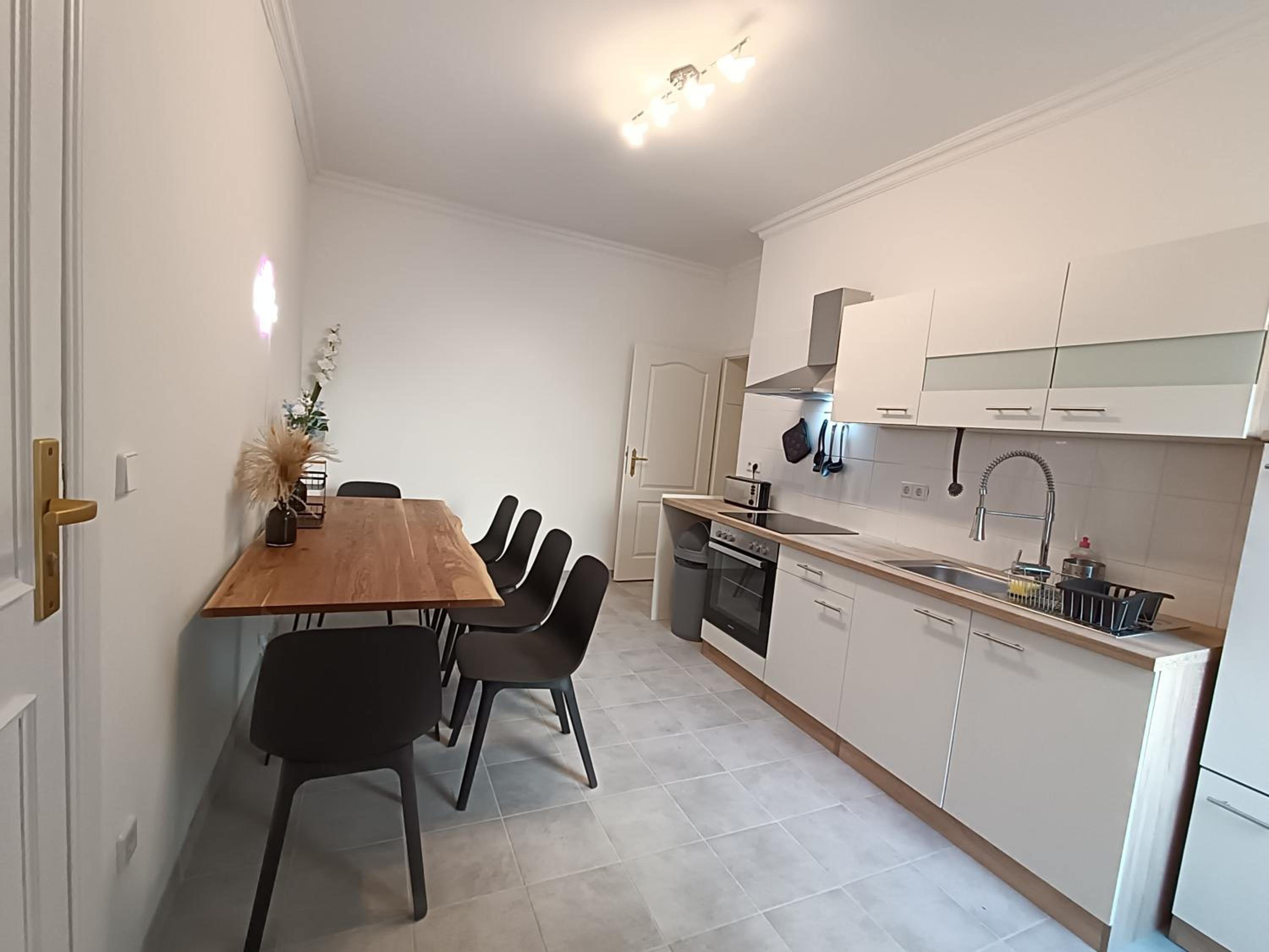 central 2 Bedroom Apartment in Kreuzberg