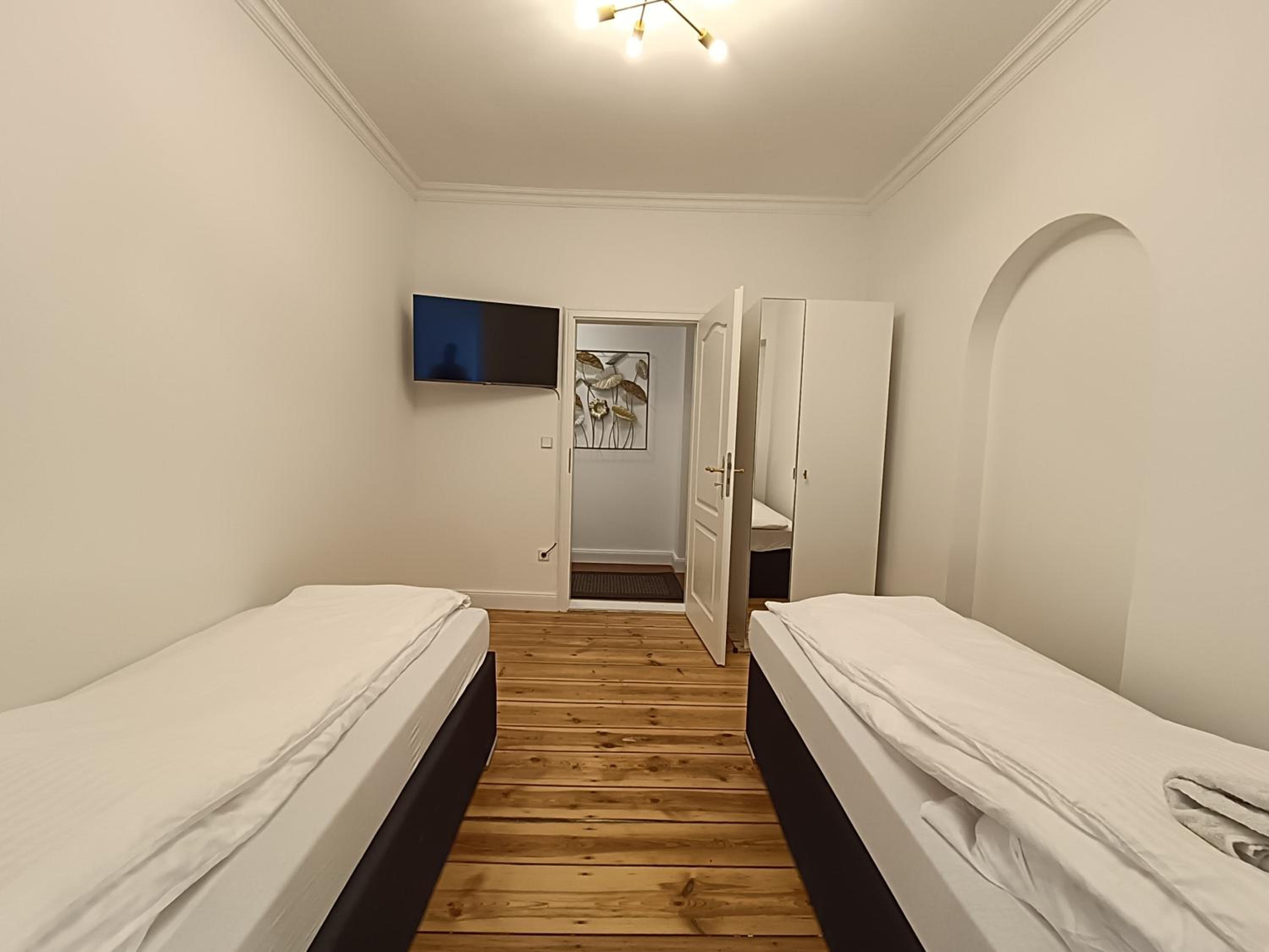 central 2 Bedroom Apartment in Kreuzberg