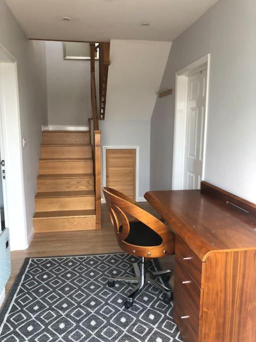2 Bedroom cottage with Beautiful views over the Mendips view 2