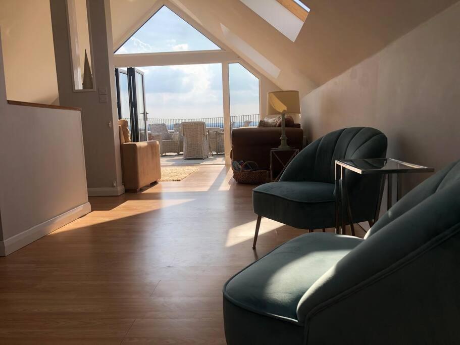 2 Bedroom cottage with Beautiful views over the Mendips view 3