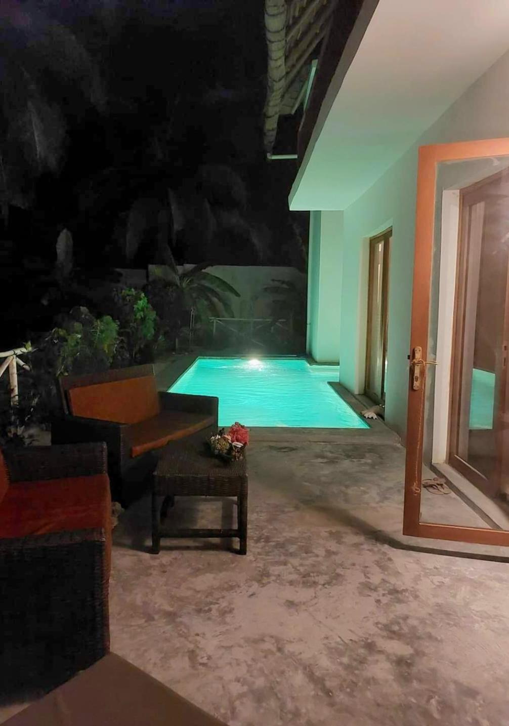 Room witch pool in garden 1 minutes from Ocean view 3