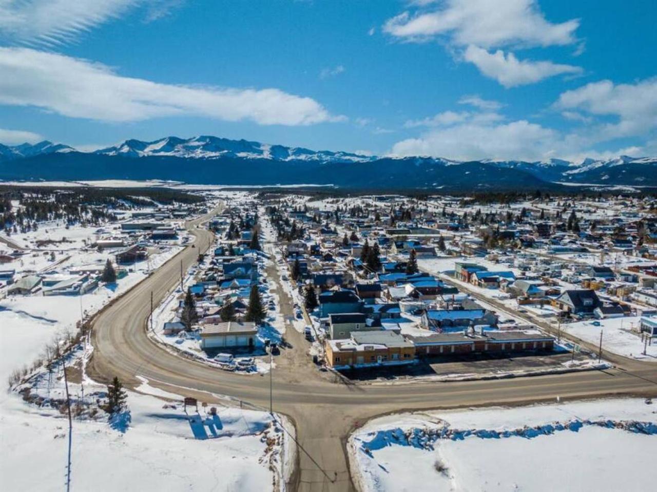 5Cozy Dog Friendly Private Room Downtown Leadville view 5