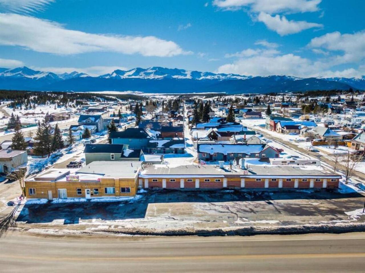 4 Spacious Dog Friendly Cozy Motel Room Leadville