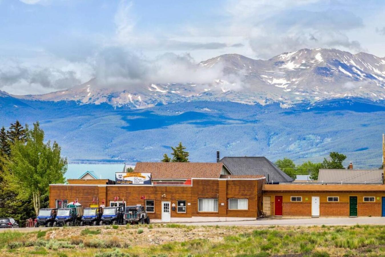 10 Renovated Dog Friendly Cozy Room Leadville view 3