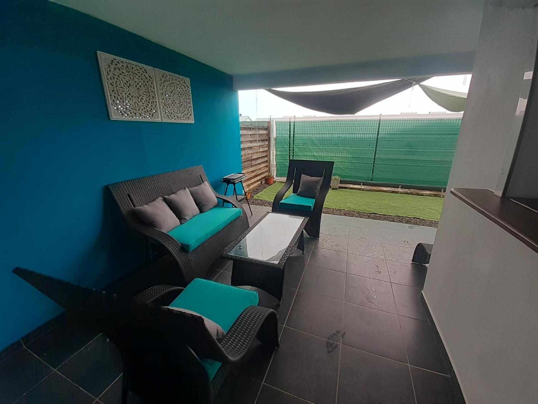 Appartement spacieux moderne lumineux avec grand jardin dans résidence avec piscine view 3