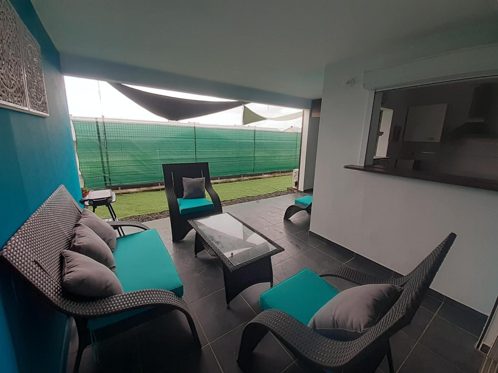 Appartement spacieux moderne lumineux avec grand jardin dans résidence avec piscine view 4
