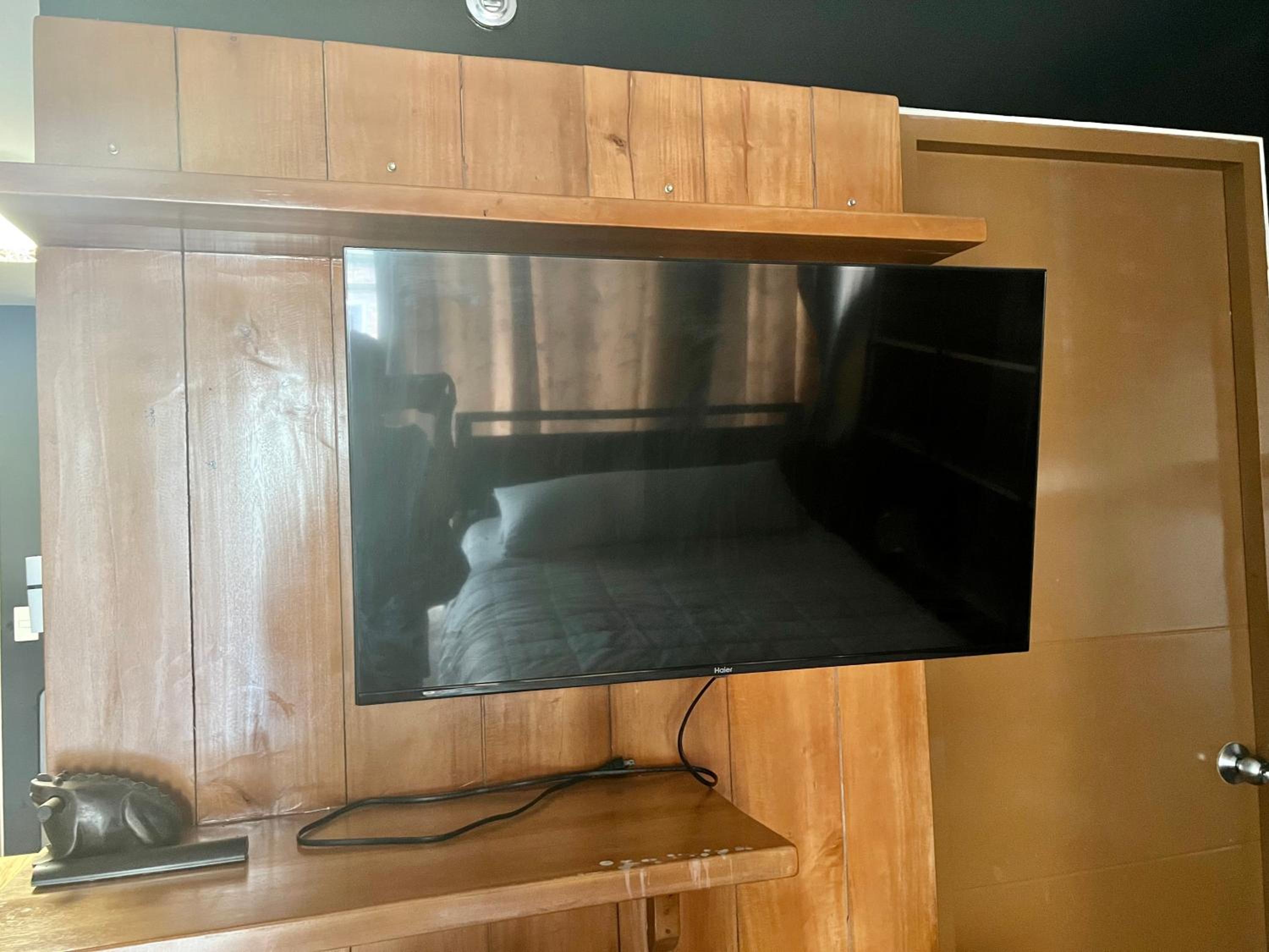 Von’s bachelor pad view 4