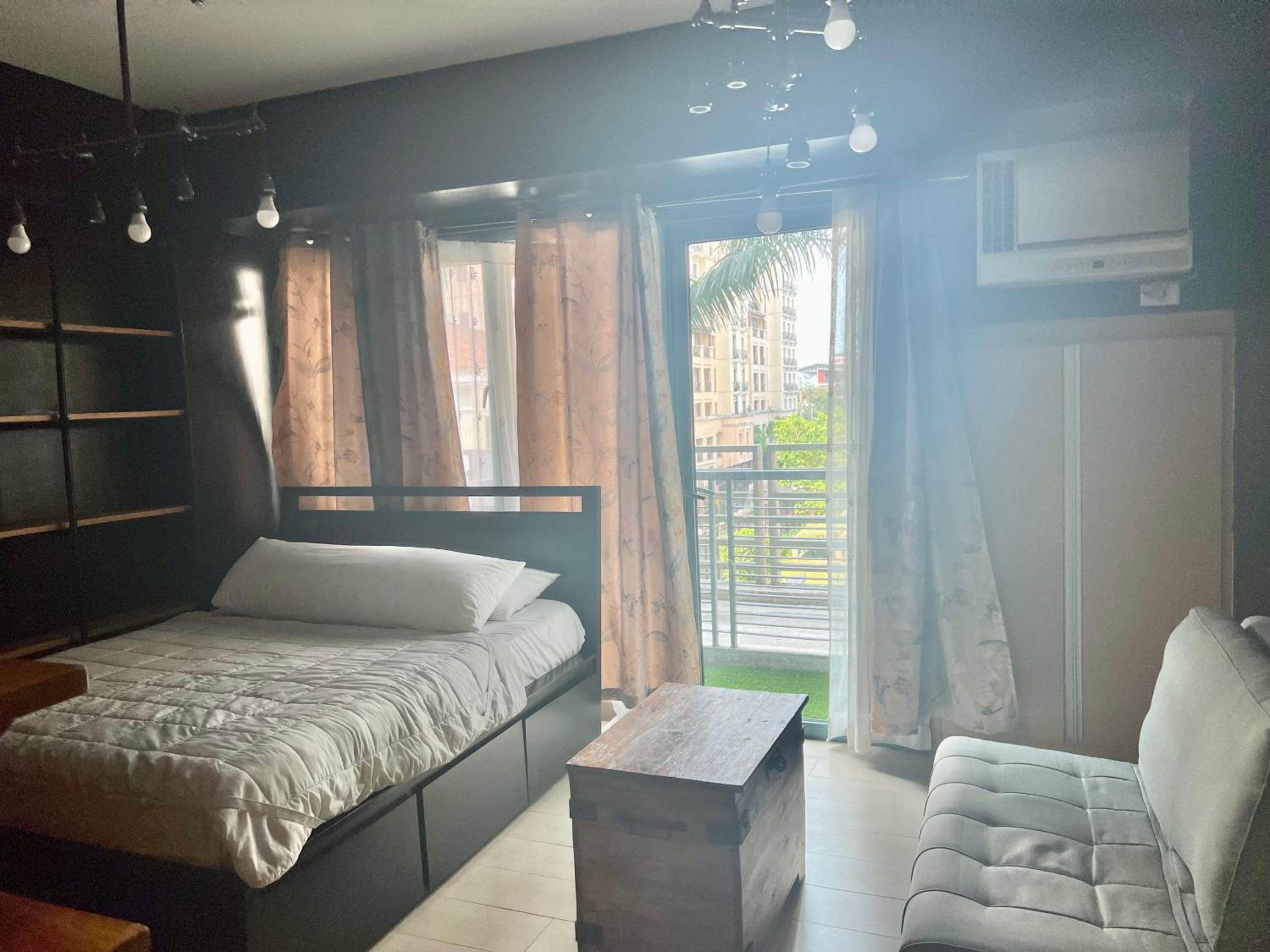 Von’s bachelor pad view 5