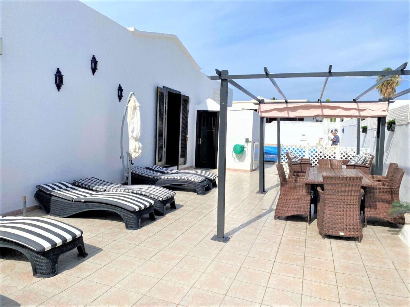 Villa Victoria just 150 metres from Playa Bastian Costa Teguise