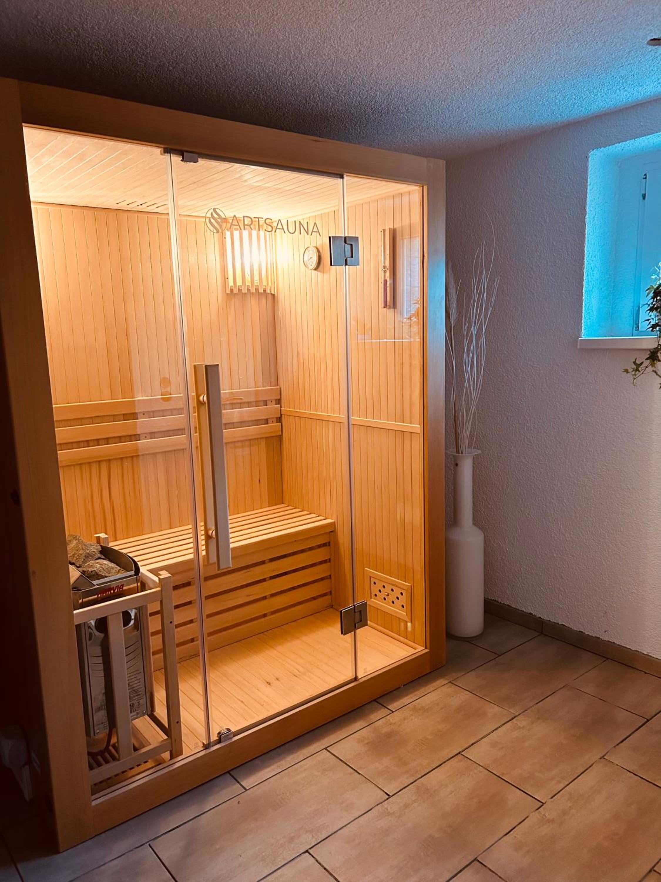 Pool, Sauna und Blick ins Grüne