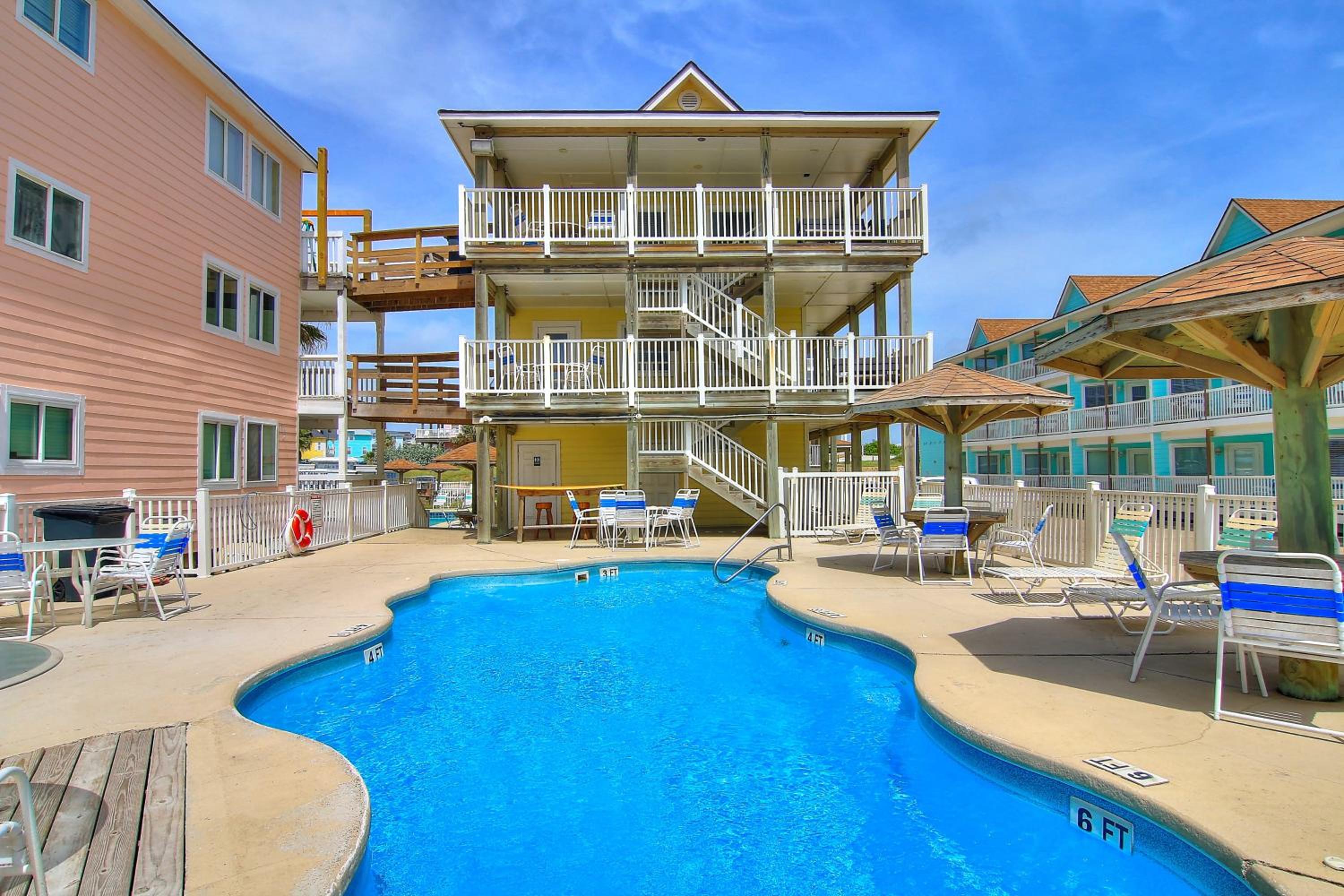 Beachgate Condo Suites and Hotel 437 view 5