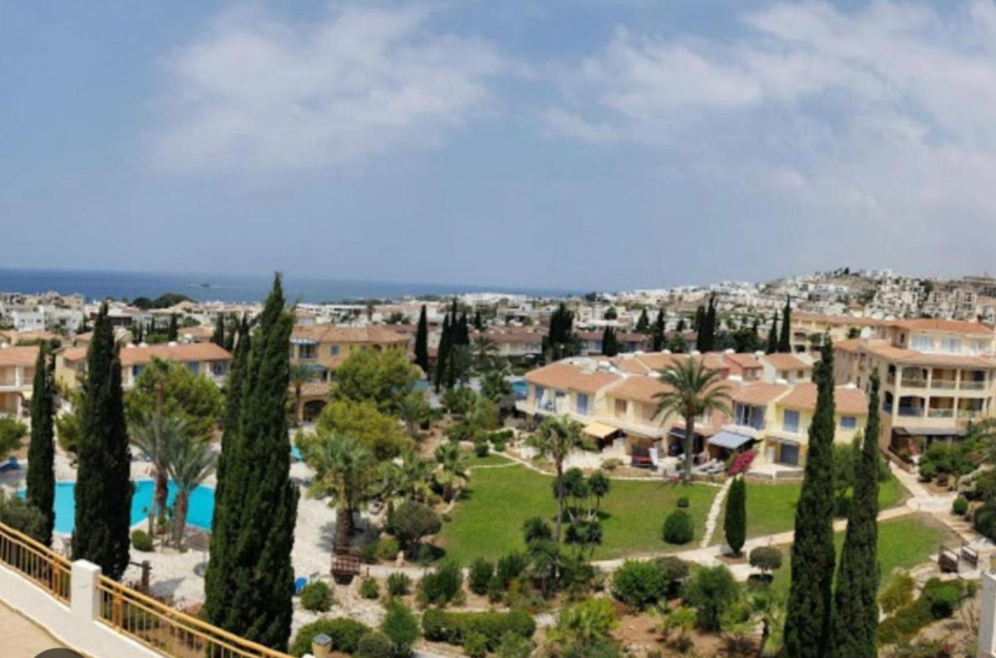 New cozy Villa near the beaches in the Magnificent Gardens of Regina with swimming pools!